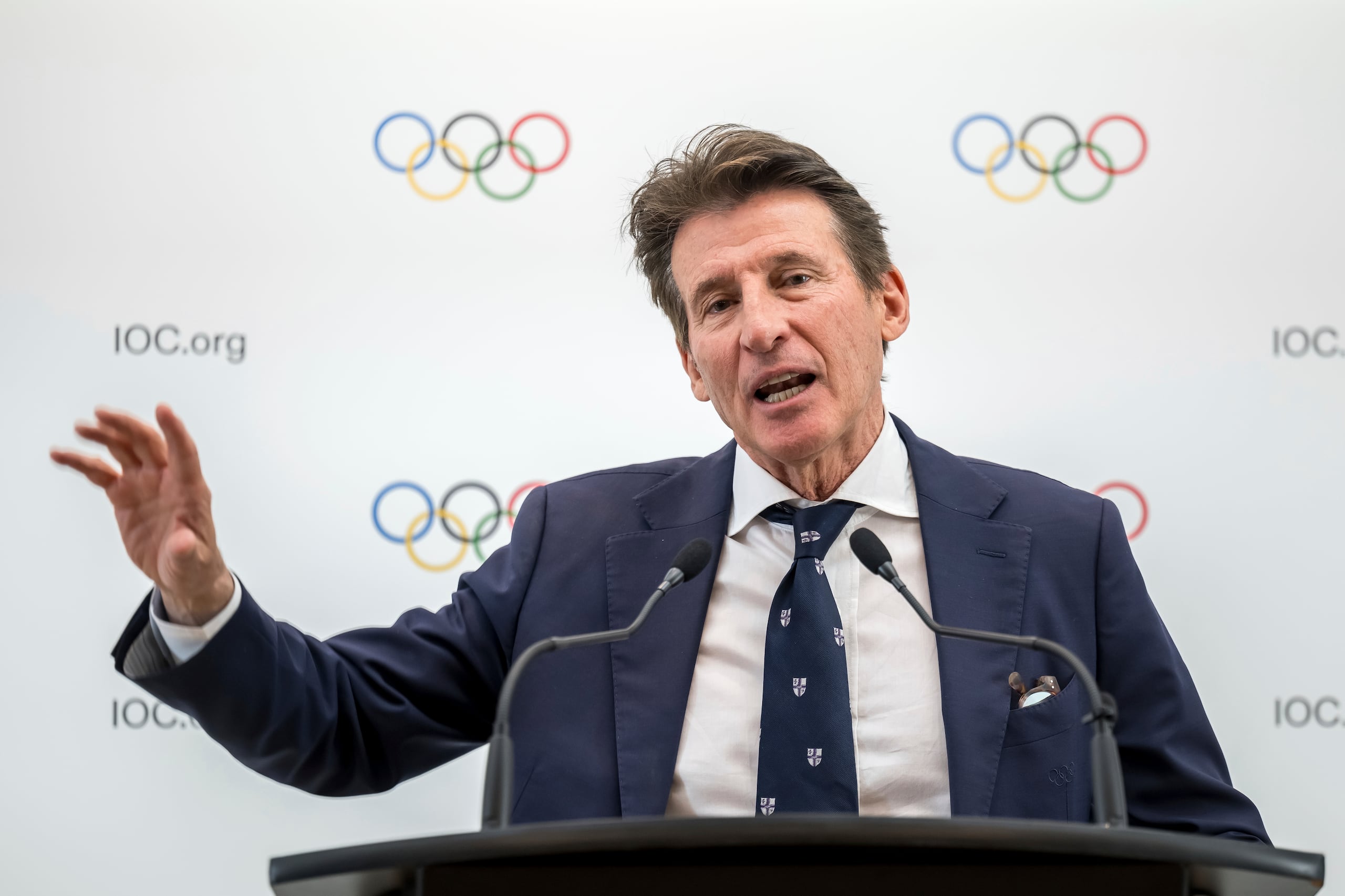 Sebastian Coe, candidato a la presidencia del Comité Olímpico Internacional, durante una rueda de prensa, el jueves 30 de enero de 2025. (Fabrice Coffrini/Pool Foto vía AP)