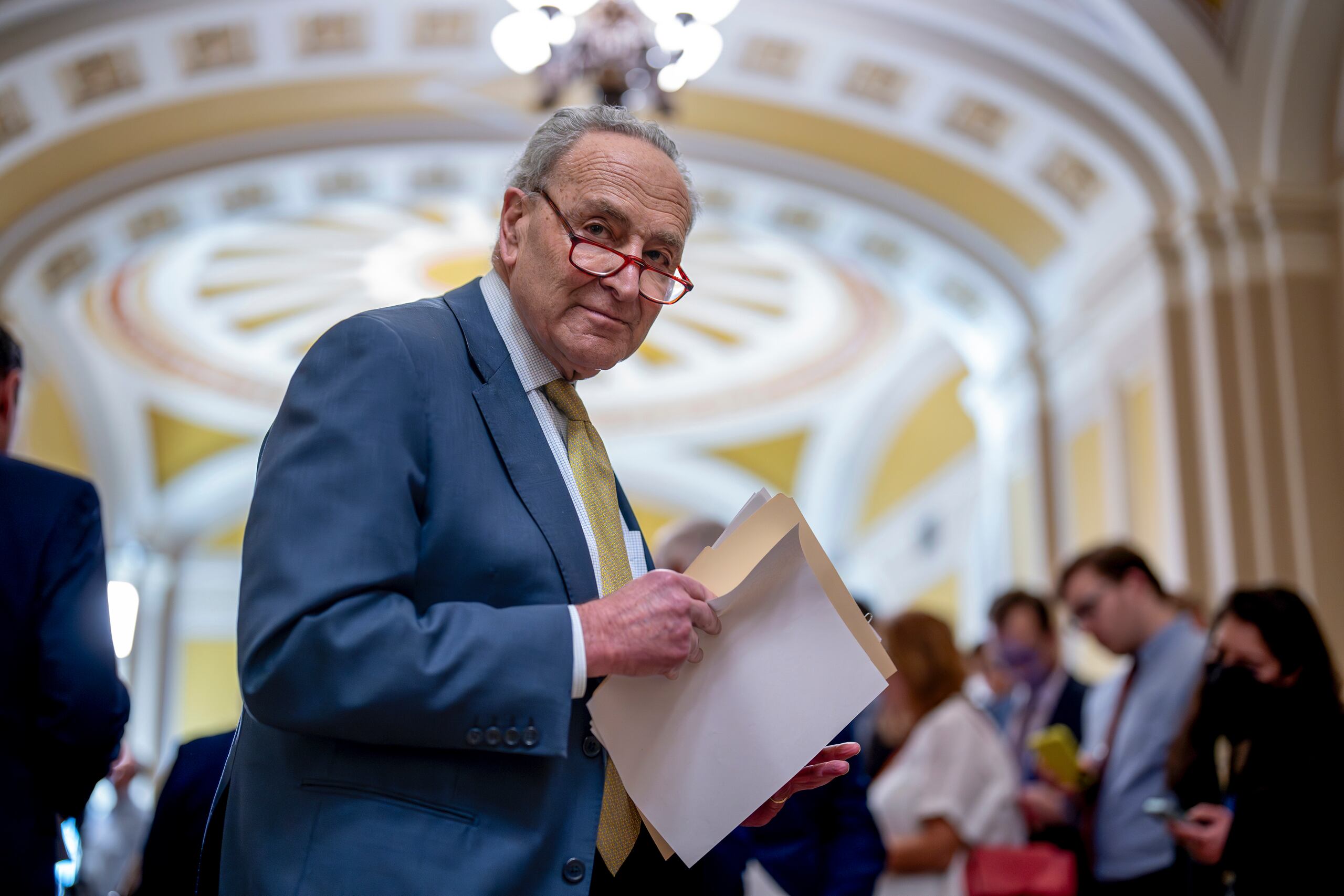 El líder demócrata en el senado, Chuck Schumer, Schumer, dijo que promoverá una votación en el Senado sobre el paquete de fondos para la próxima semana, incluso sin un acuerdo.