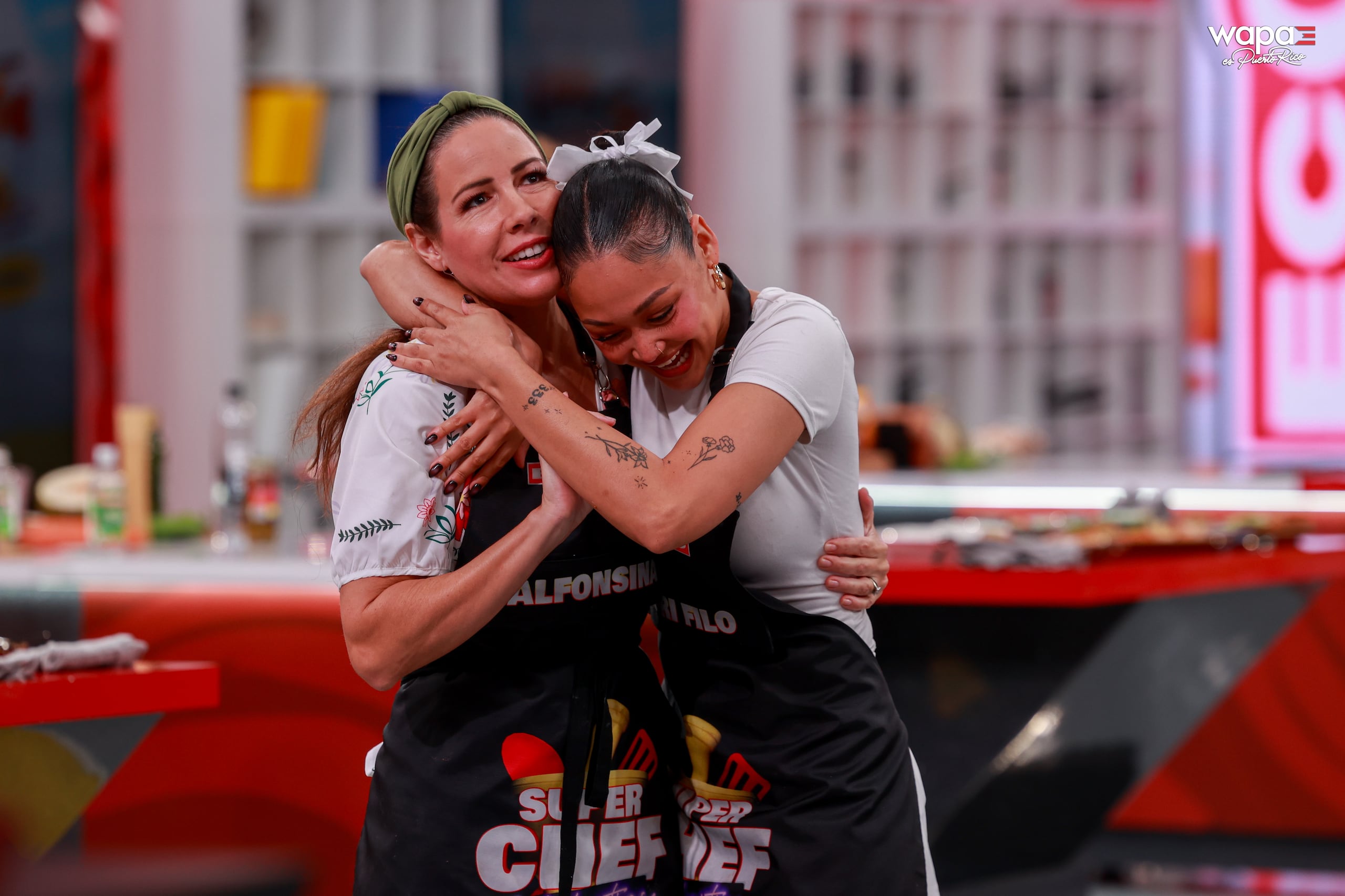 Adriana Filomeno celebra su pase al próximo ciclo de la competencia culinaria.