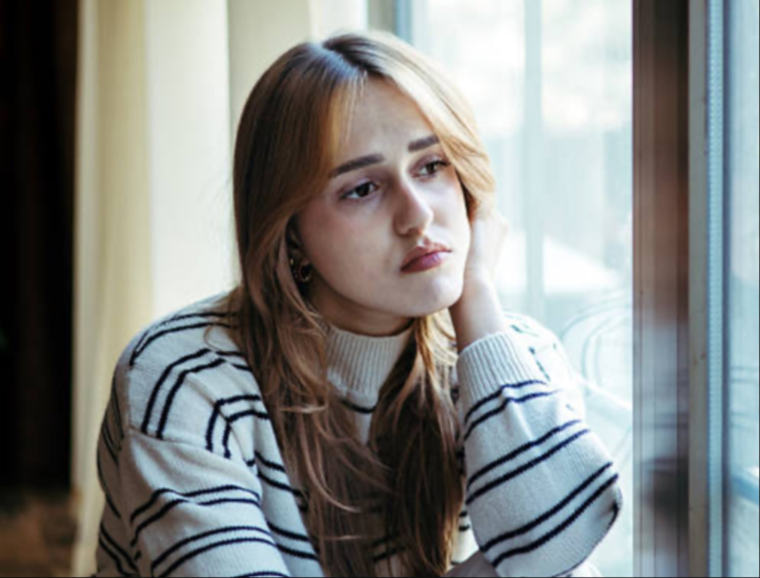 Cuando una relación termina, el vínculo no se rompe solo en la realidad, sino también en la mente.