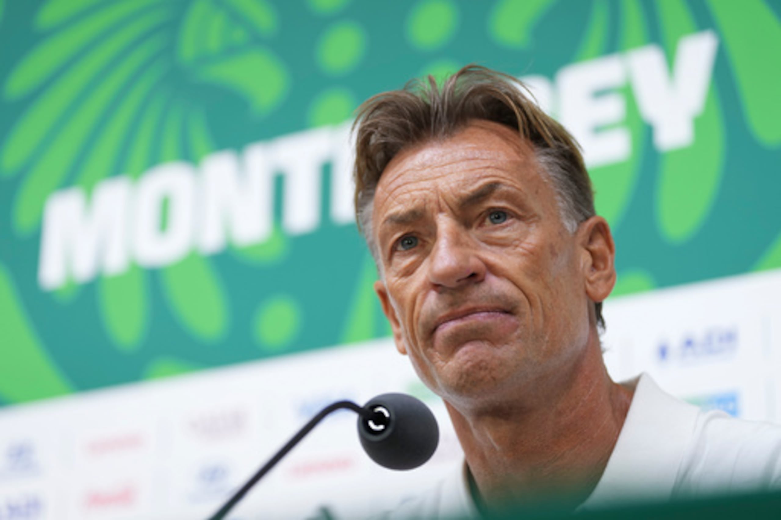 El seleccionador de Túnez, Hervé Renard, ofrece una rueda de prensa antes del partido de fútbol del Grupo F del Mundial contra Japón, que se disputará en Guadalupe, cerca de Monterrey (México), el viernes 19 de junio de 2026. (Foto AP/Matías Delacroix)