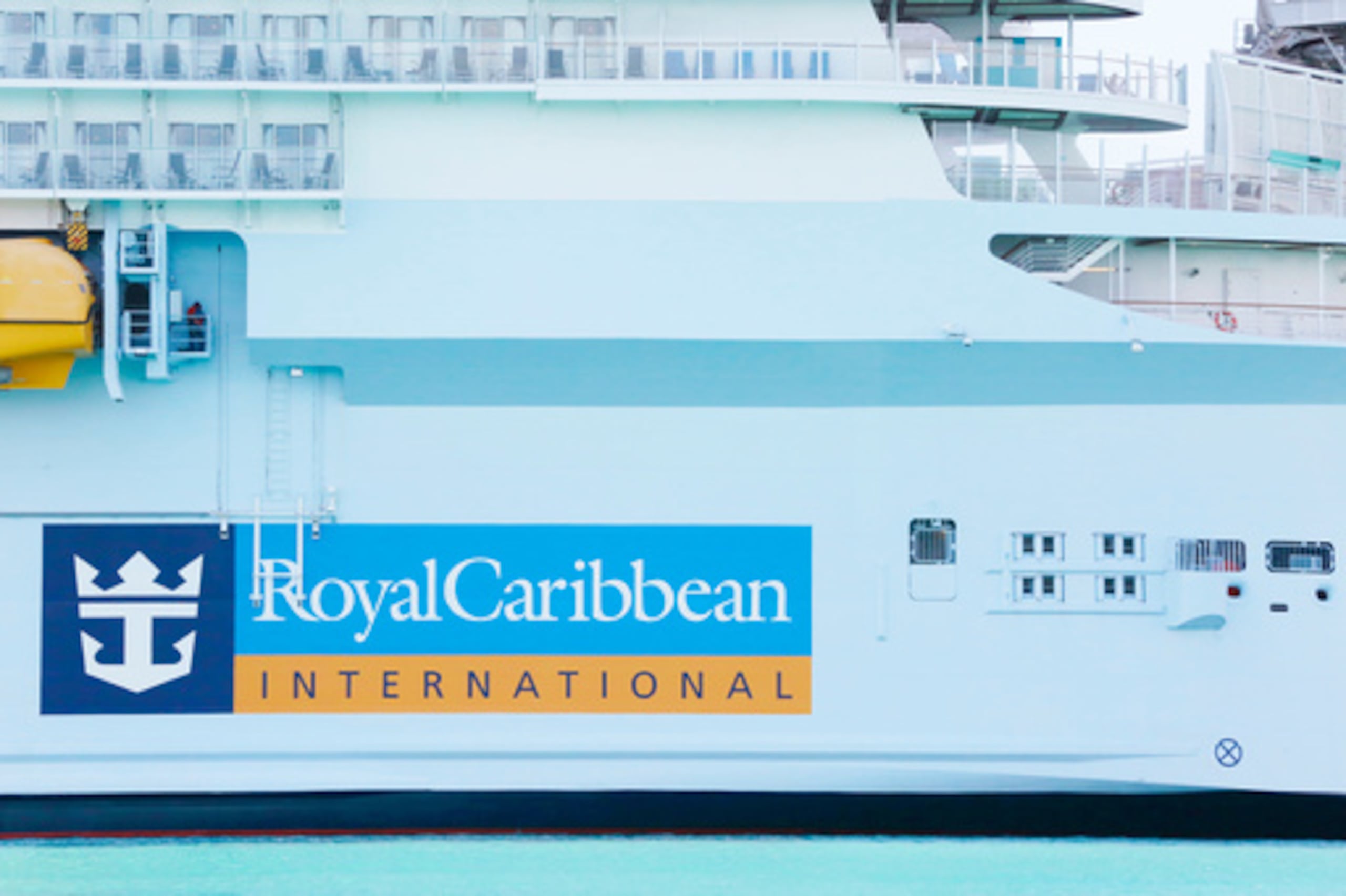 Un crucero de Royal Caribbean International atracado en Port Miami, el 14 de marzo de 2020, en Miami. (Foto AP/Brynn Anderson, Archivo)