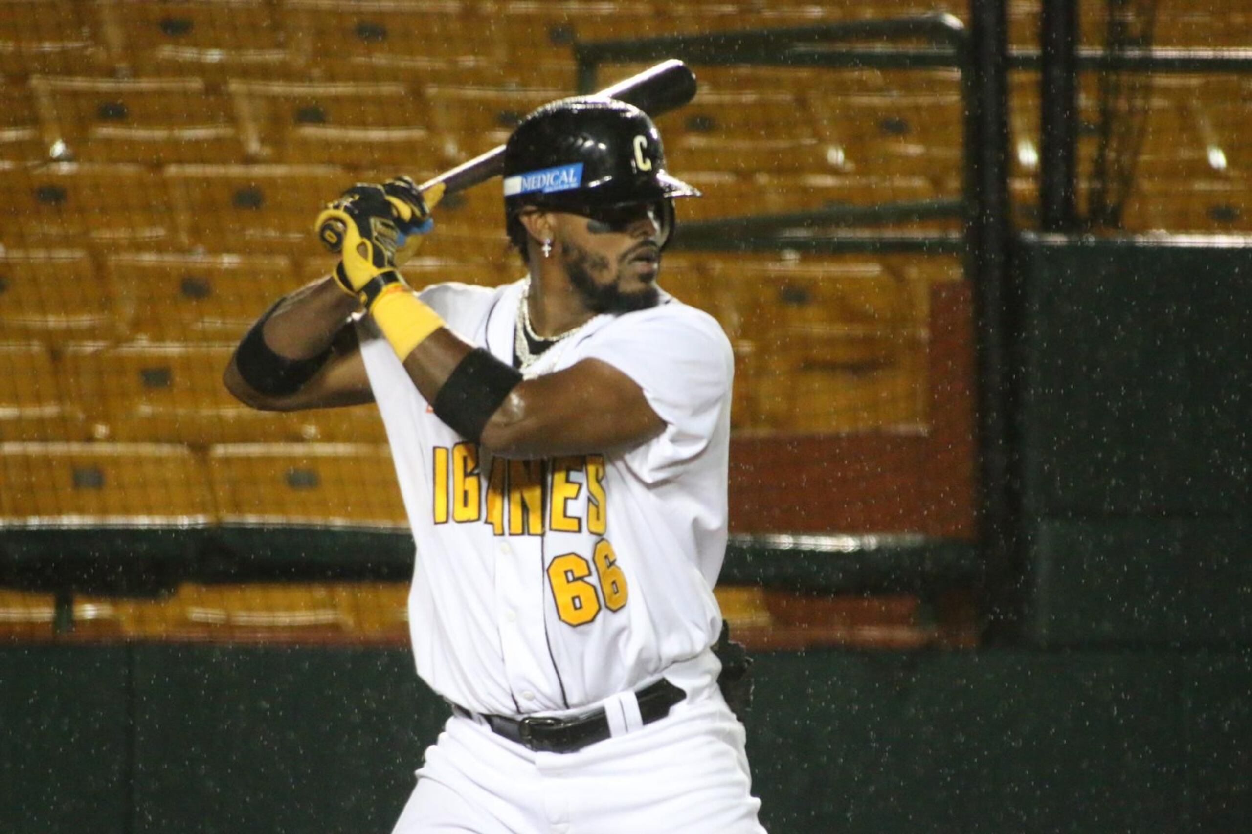 Brian Navarreto viene de jugar con los Gigantes de Carollina.