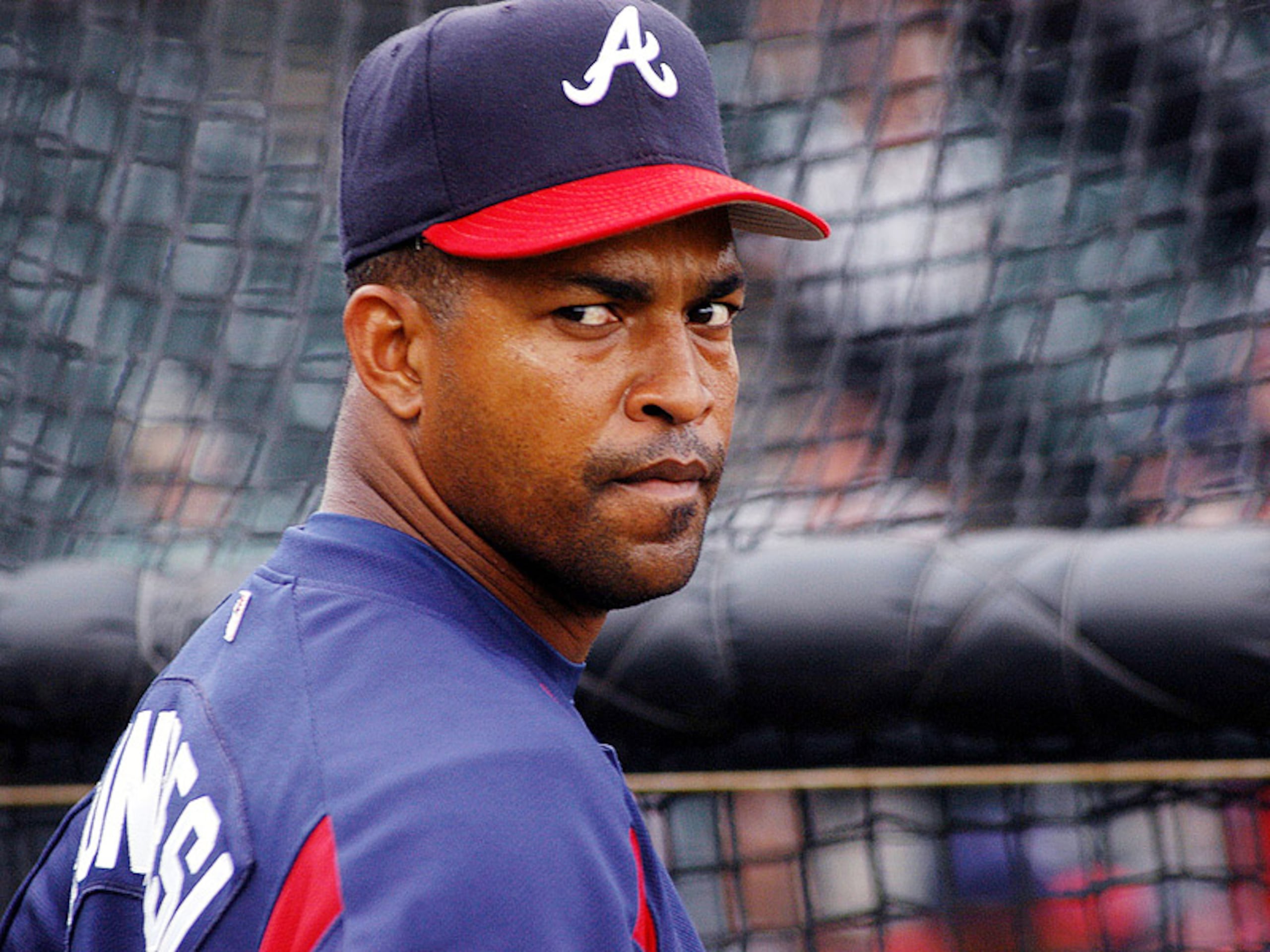 El exjardinero Raúl Mondesí ganó el premio de Novato del Año de la Liga Nacional con los Dodgers en 1994. Ahora es el alcalde de San Cristóbal por el Partido Revolucionario Dominicano. (Archivo)