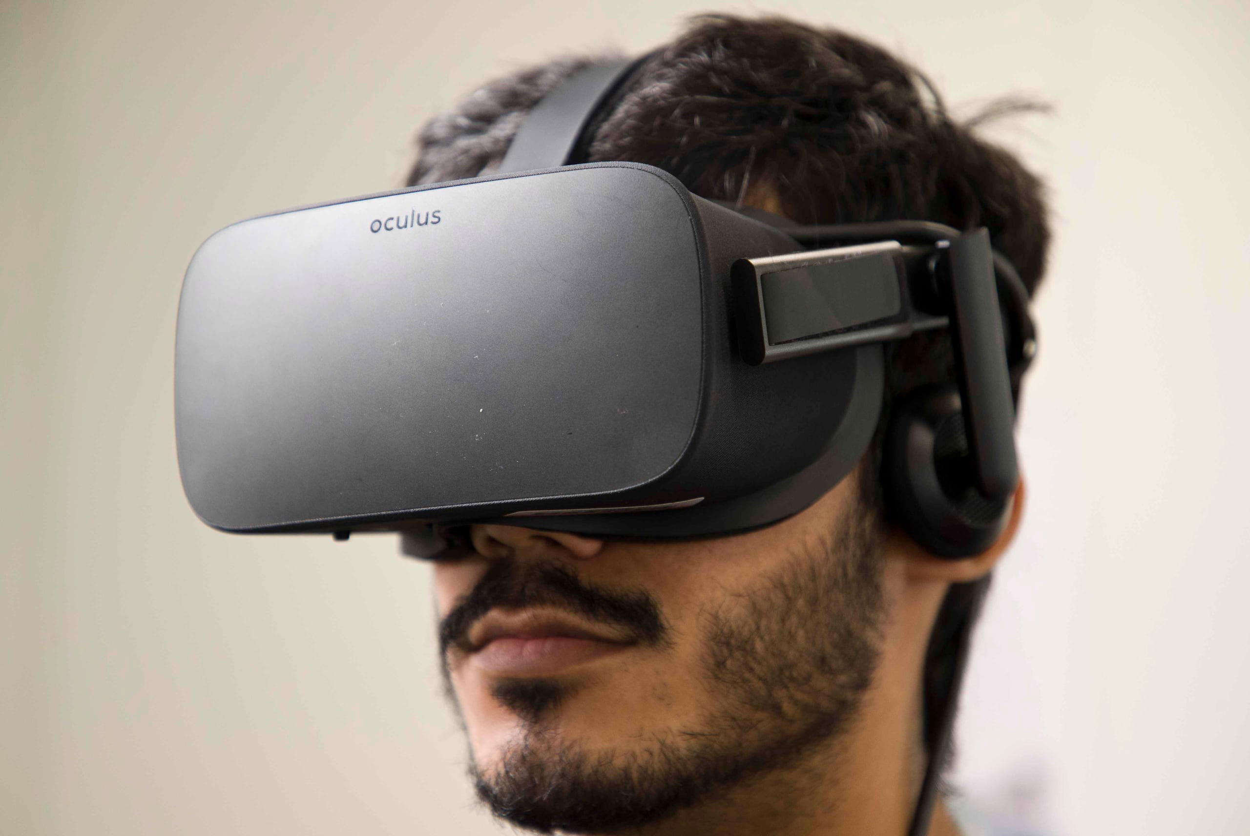 Las gafas en las que trabaja Google funcionarán sin necesidad de aquellos elementos externos y serán inalámbricas. (Archivo / GFR Media)