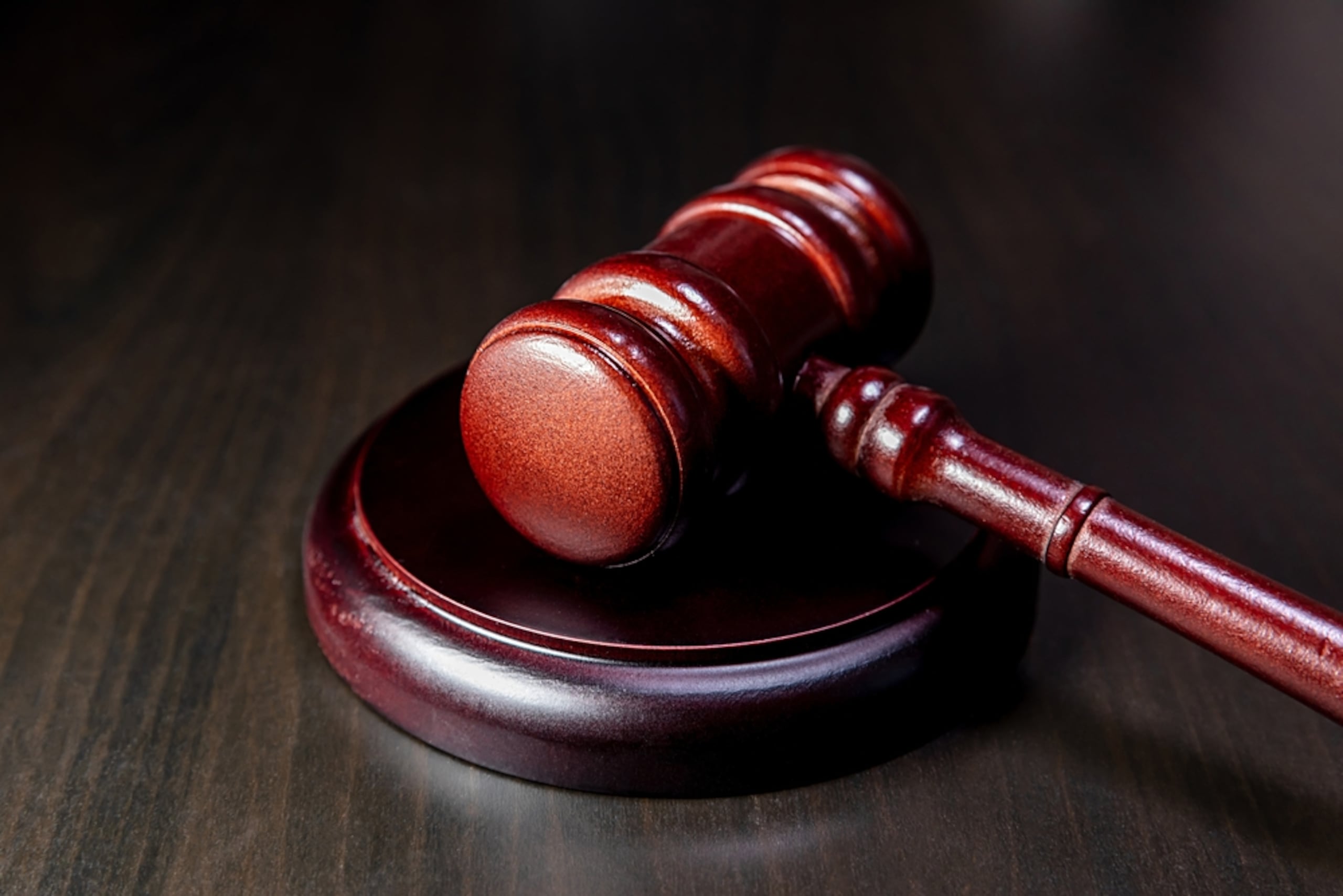 El fugitivo se entregó en el Tribunal de Arecibo. (Archivo)