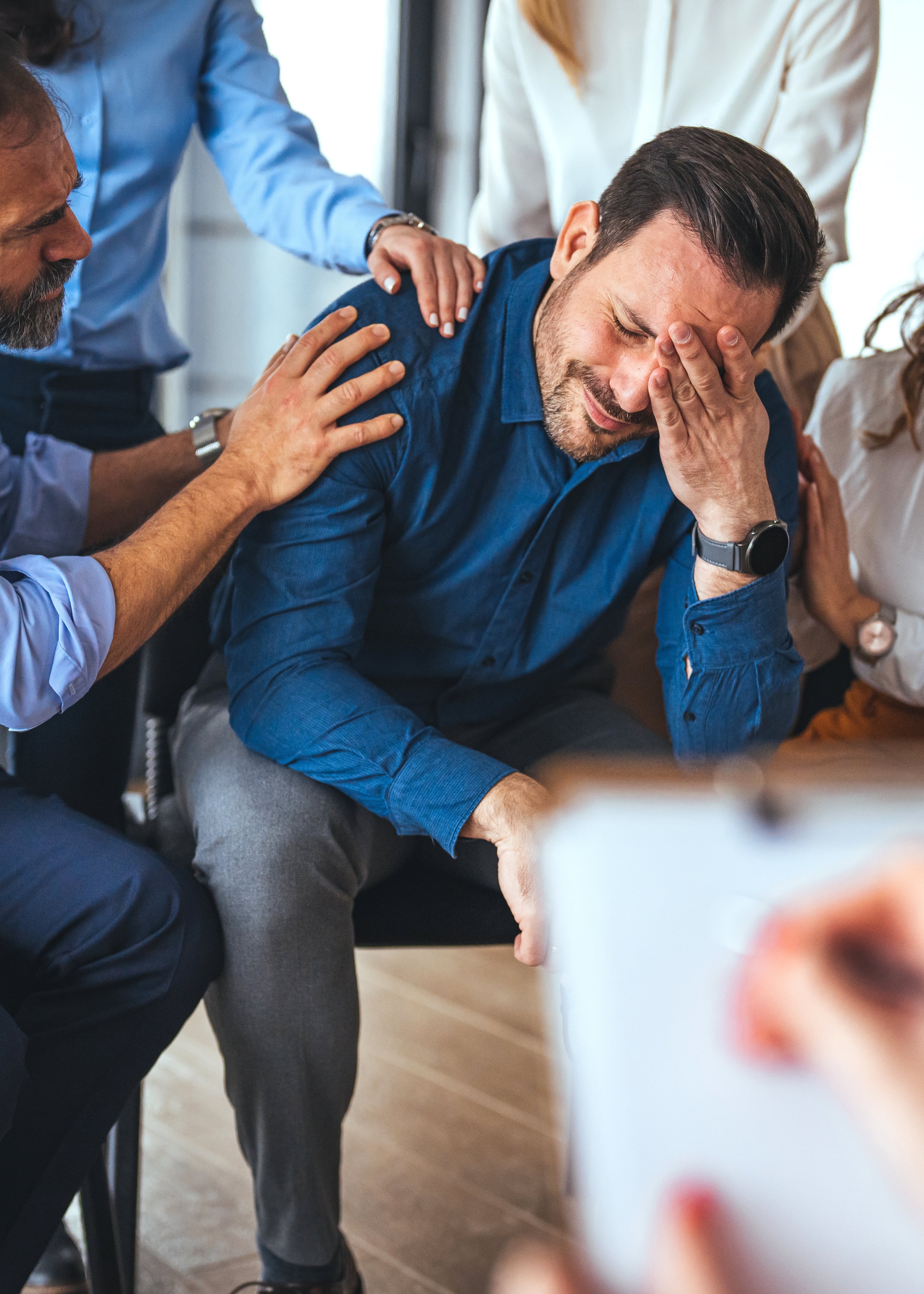Las crisis emocionales pueden generar confusión, pensamientos negativos o catastróficos, y hasta dificultad para respirar, entre otros problemas.
