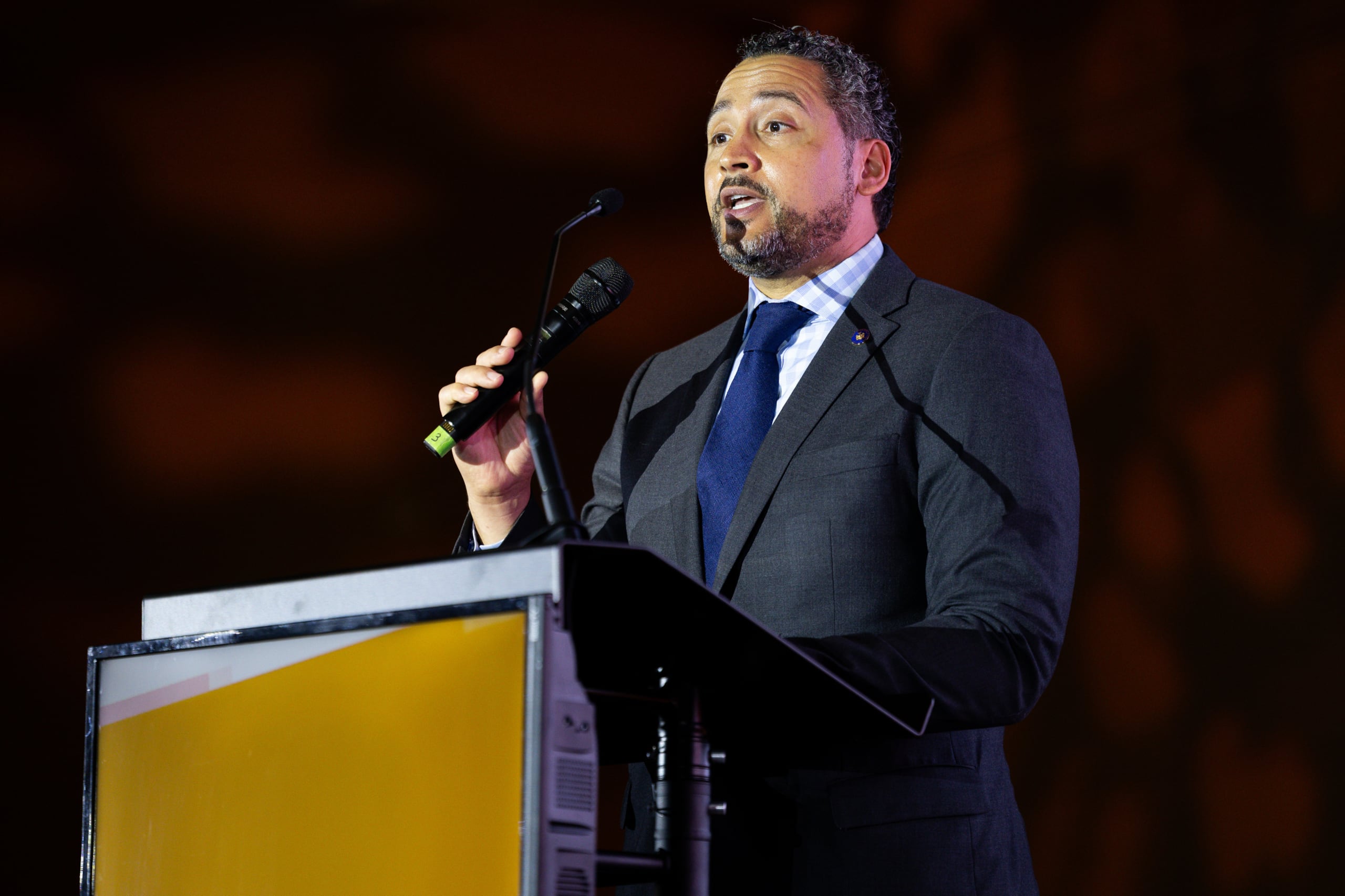 Robert J. Rodríguez, secretario de estado de Nueva York.