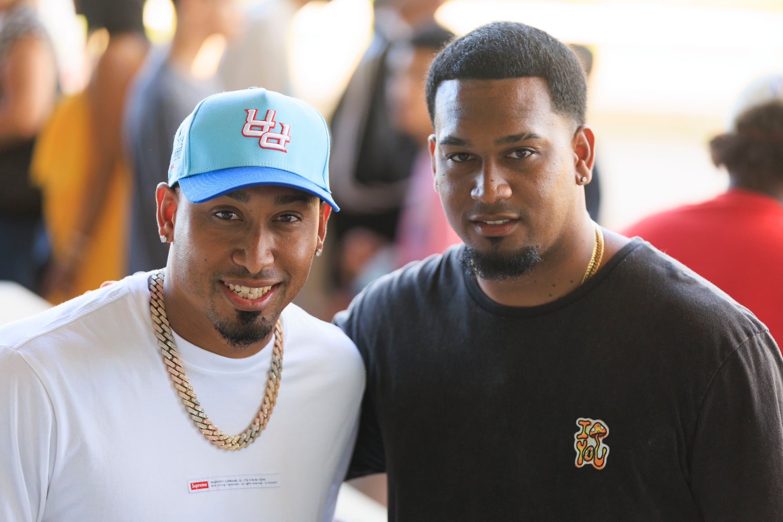 Edwin 'Sugar' Diaz -izquierda- , aquí junto a su hermanos Alexis Díaz en una visita a Camarero.