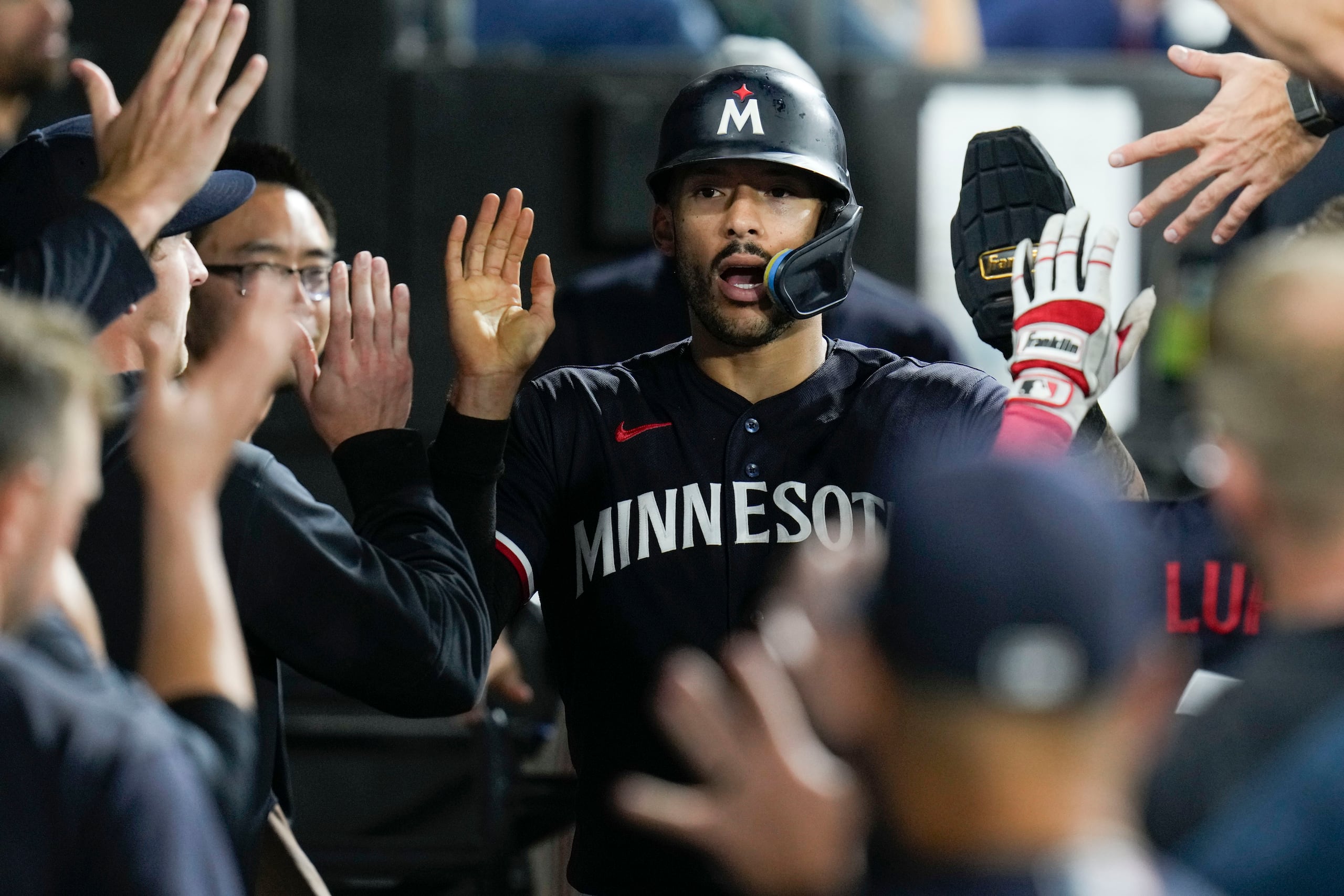Carlos Correa fue sometido a varias pruebas, incluyendo una de resonancia magnética, para conocer la gravedad de su lesión.
