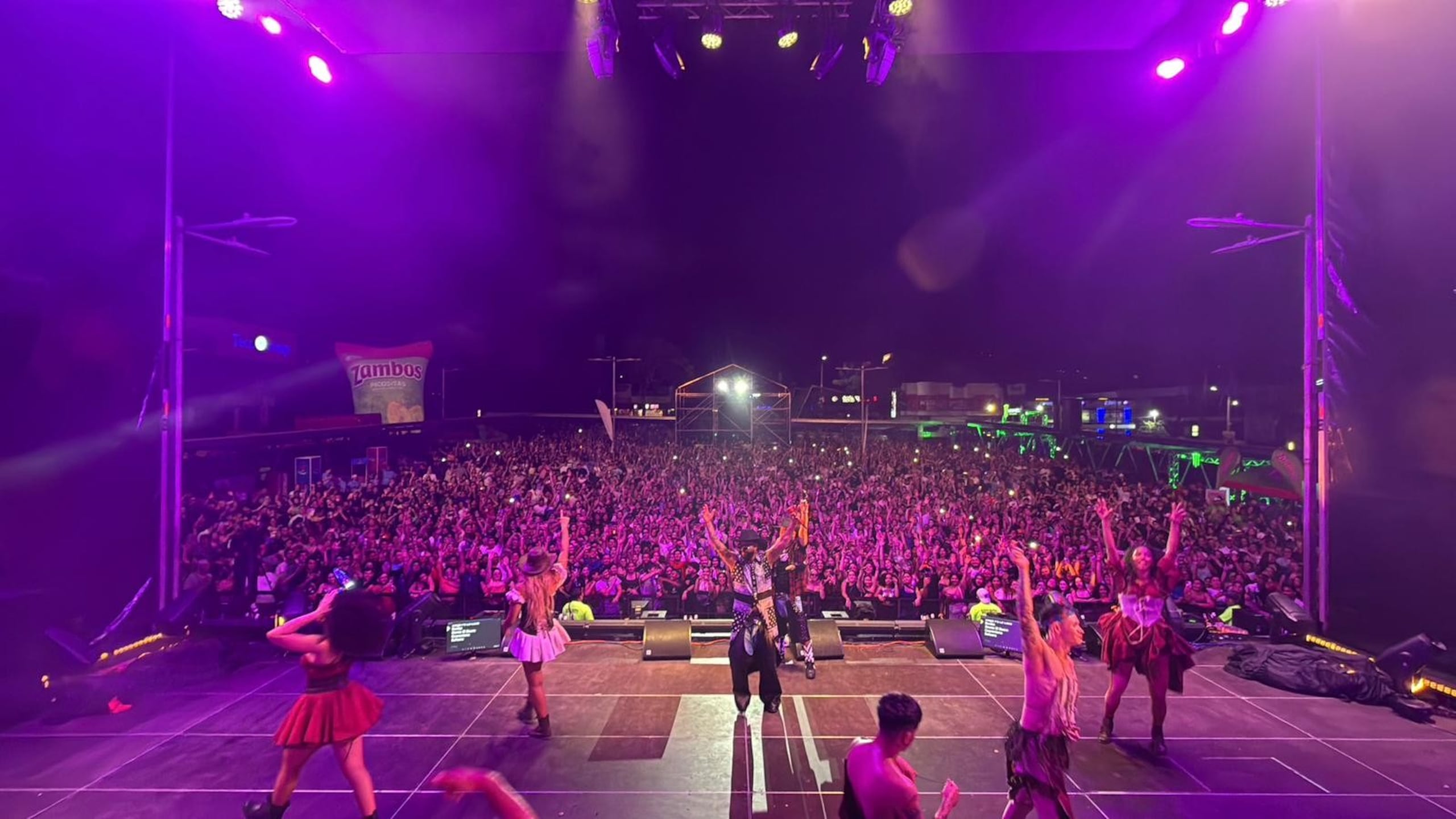 El espectáculo forma parte de la gira que el dúo lleva por toda Latinoamérica.