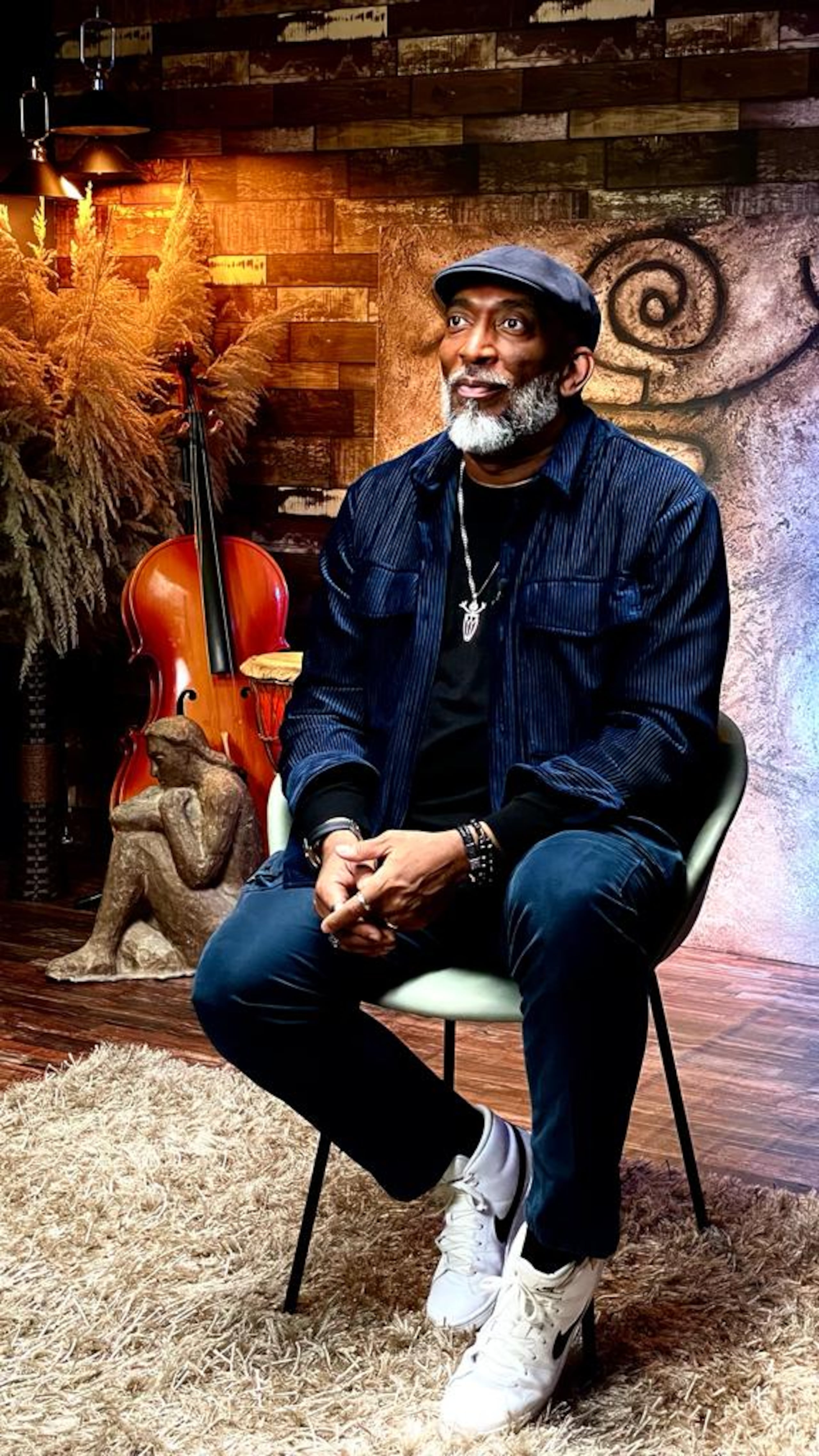 El cantante se encuentra apoyando organizaciones que ayuden a pacientes con Alzheimer y sus familiares a través de su música.