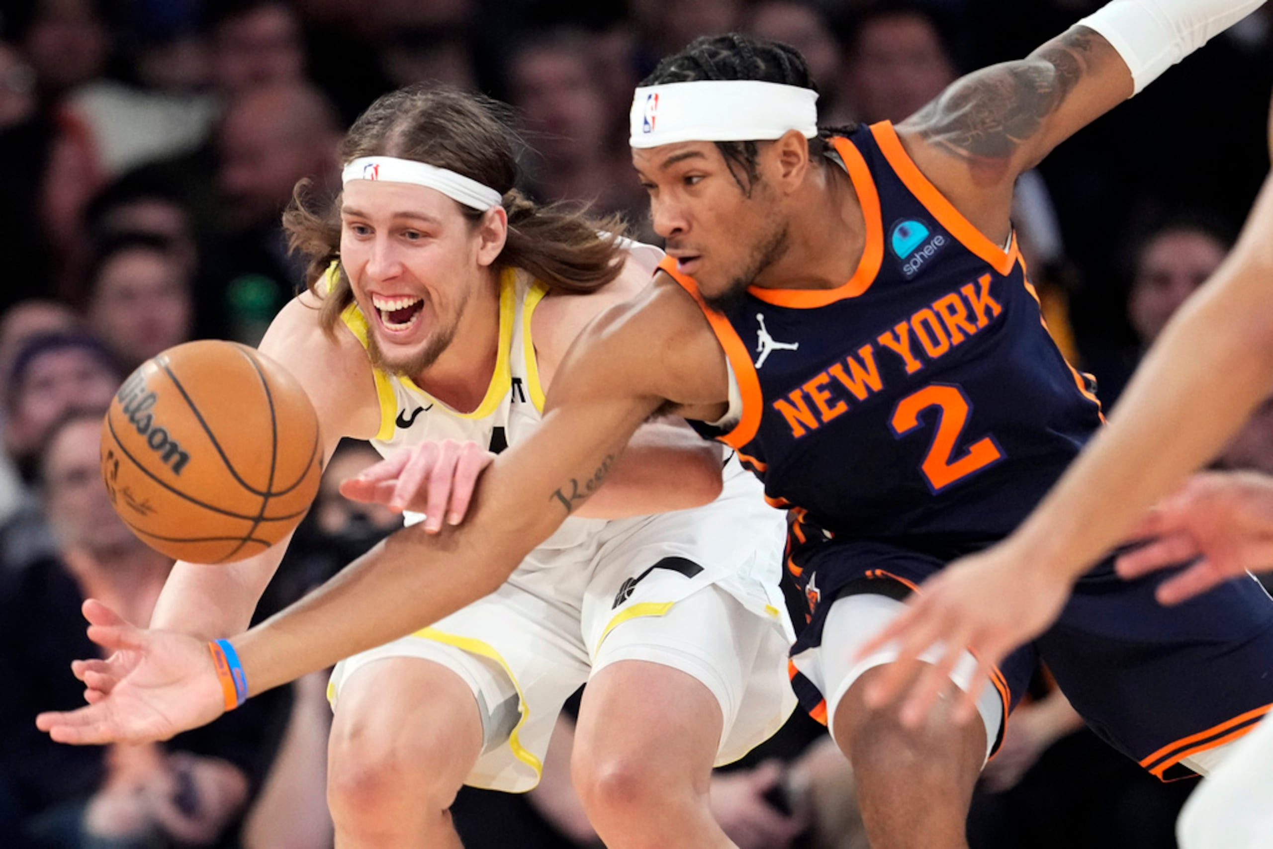 Kelly Olynyk (izquierda) también jugó para Boston, Miami, Houston y Detroit antes de pasar parte de dos temporadas con el Jazz.