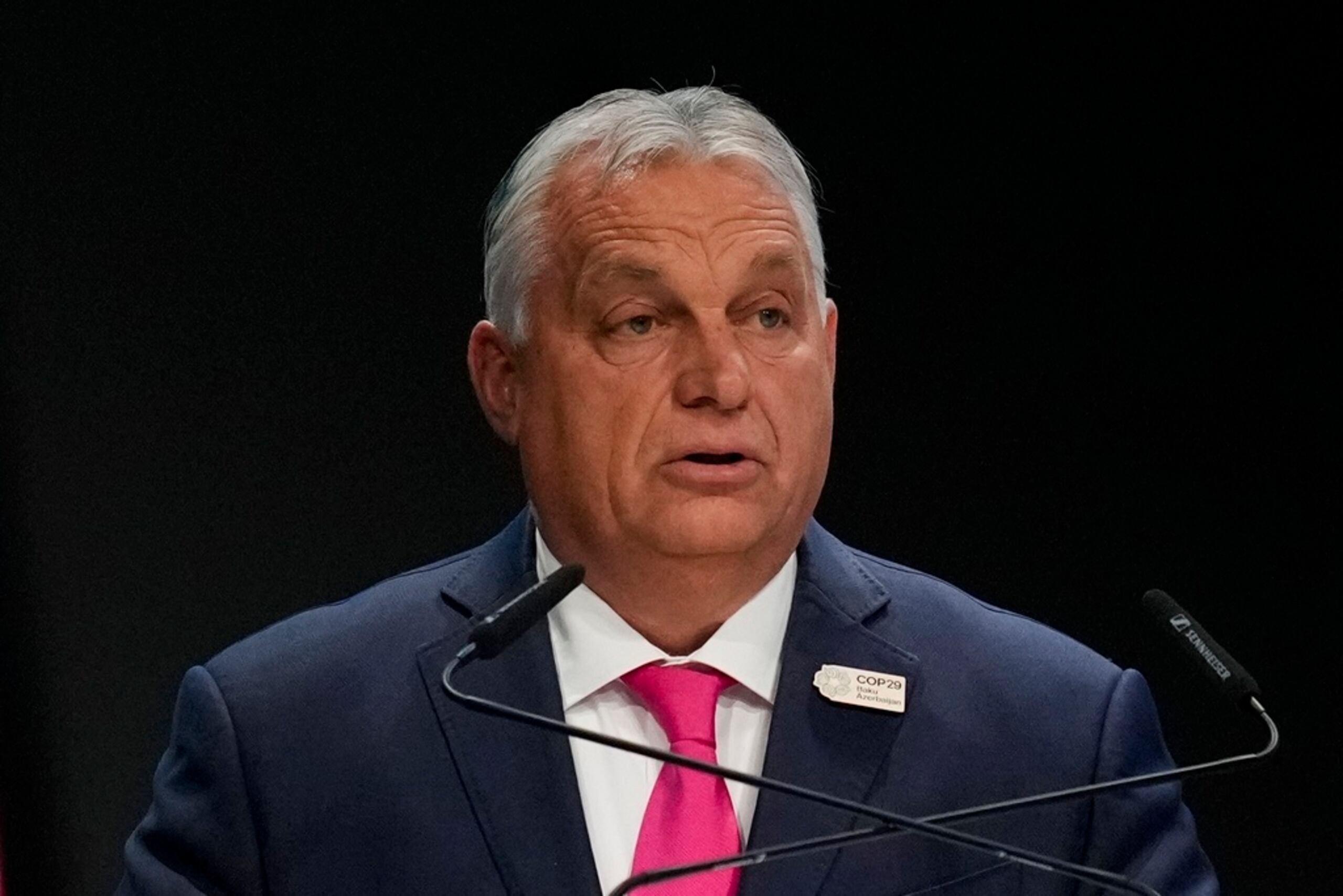 El primer ministro húngaro, el ultranacionalista Viktor Orbán, es el mejor aliado de Moscú dentro de la Unión Europa y de la OTAN, y en los últimos días ha alertado de que el uso por parte de Ucrania de misiles estadounidenses contra territorio ruso podría provocar que la guerra escale hasta un conflicto armado global.