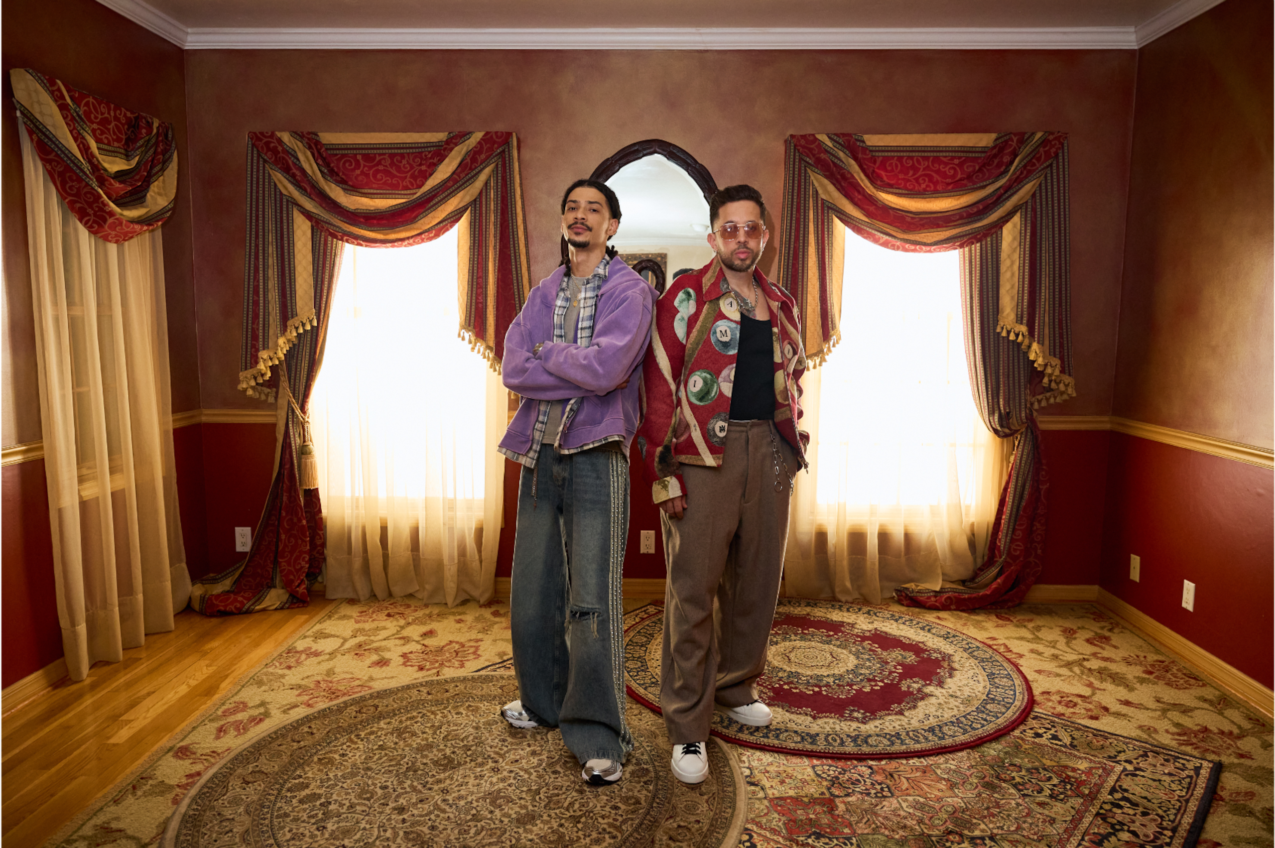 Los exponentes urbanos dejan mostrar su química detrás del micrófono en esta nueva producción.