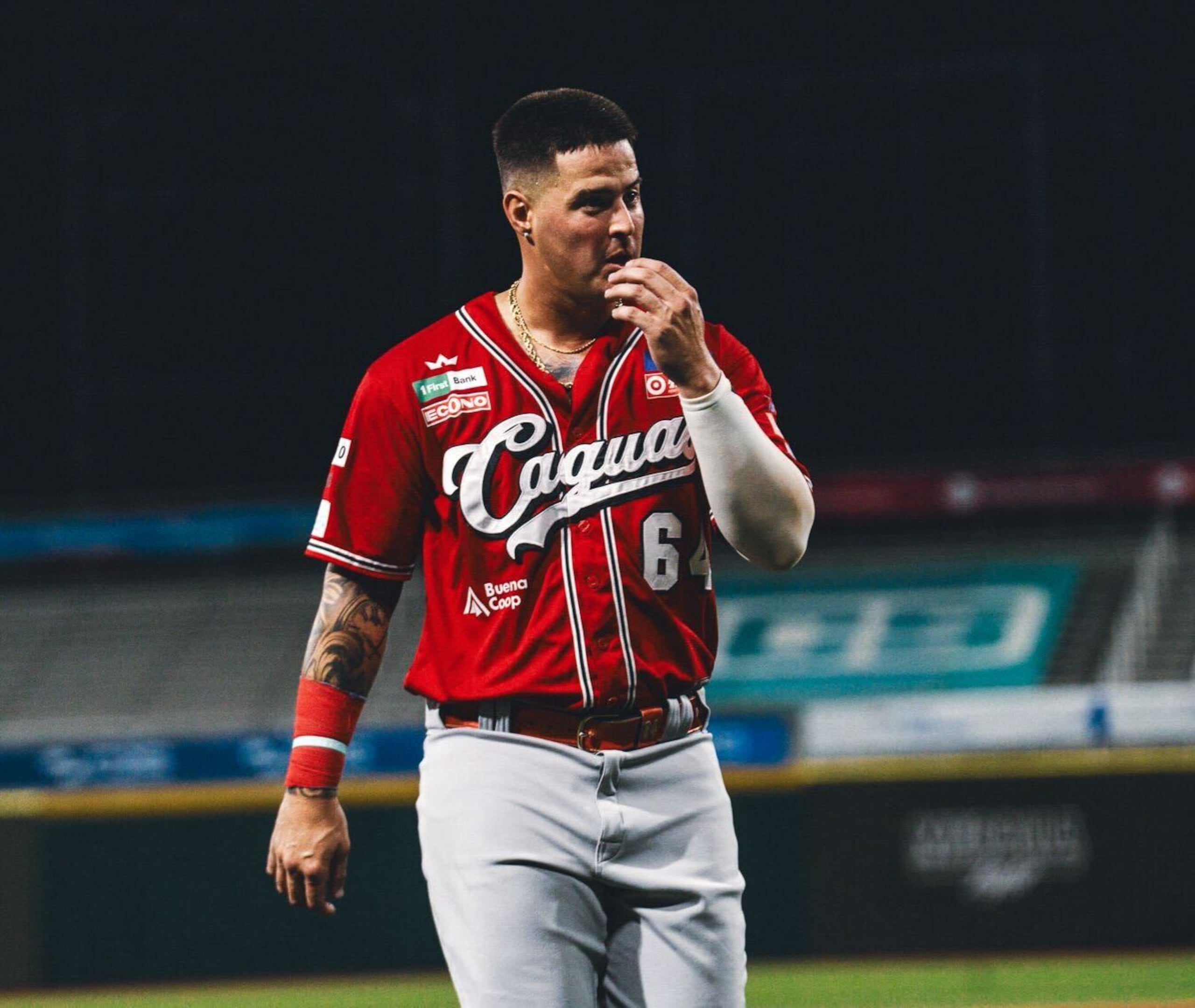 José Miranda, de los Criollos de Caguas, en un partido contra los Cangrejeros de Santurce.