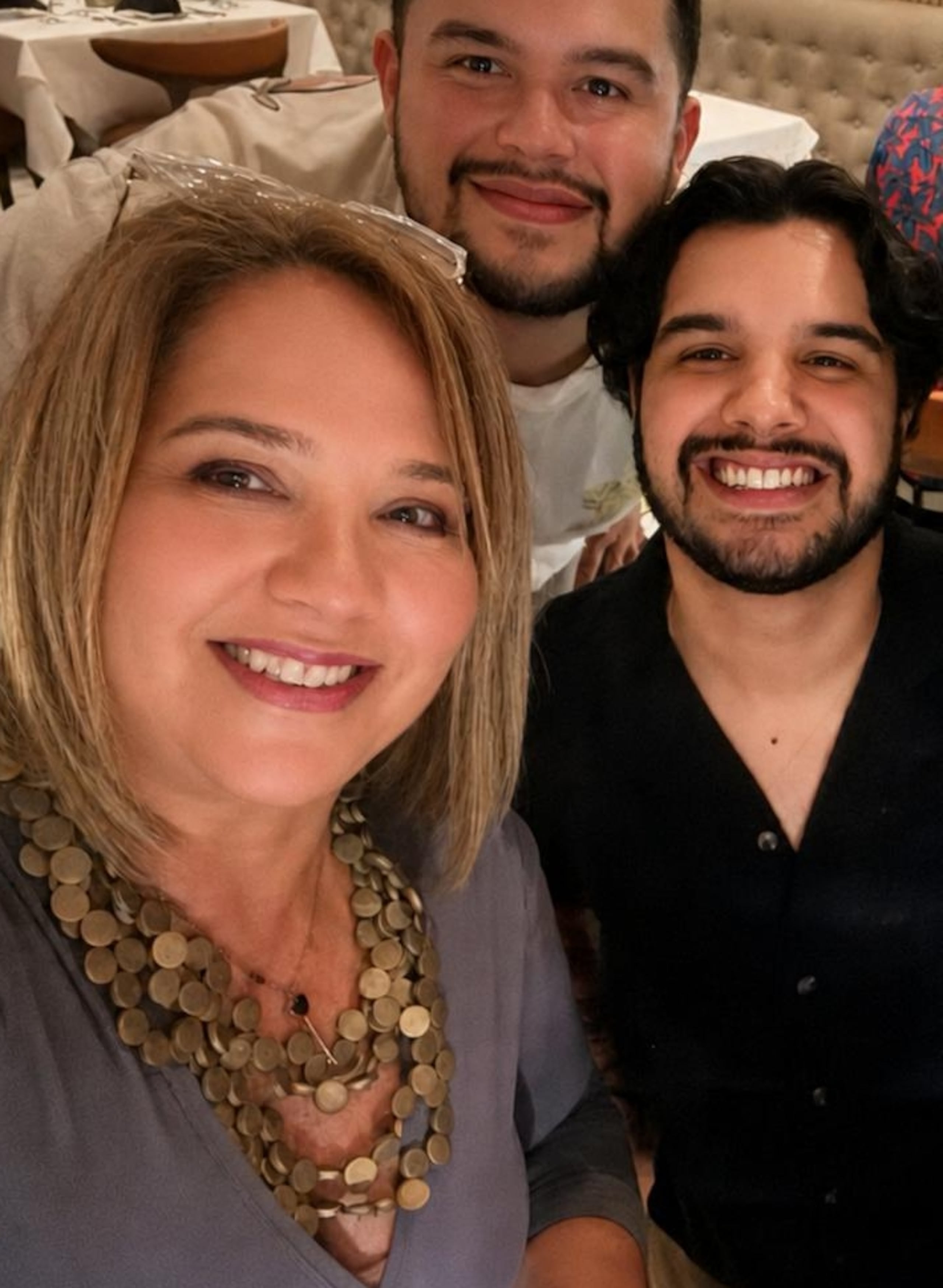 Diana Rivera con sus hijos Vincent Eduardo
y Dedrick Alberto Alers Rivera