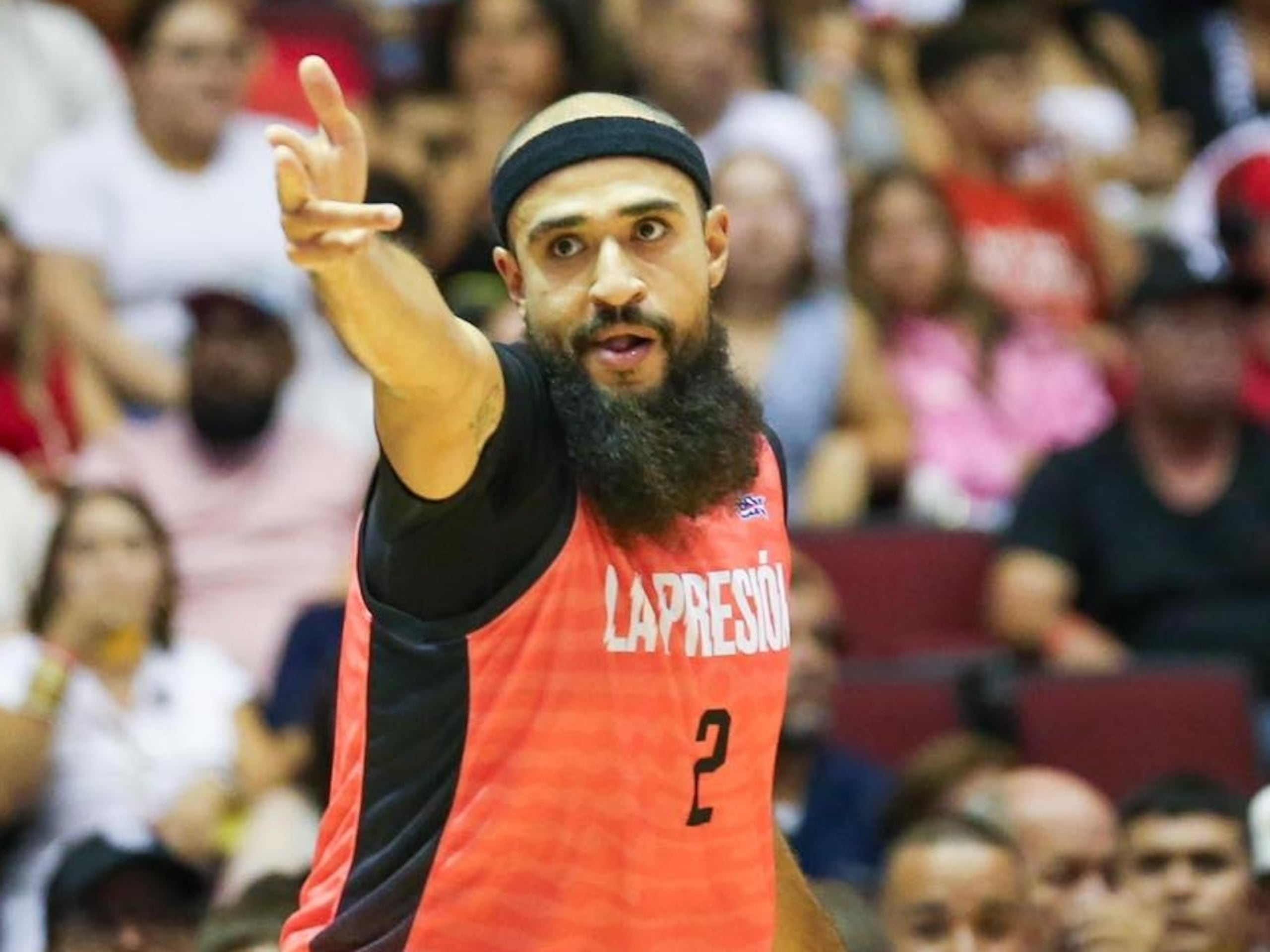Onzie Branch, de los Criollos de Caguas, durante el sexto juego de la semifinal del BSN contra los Leones de Ponce.