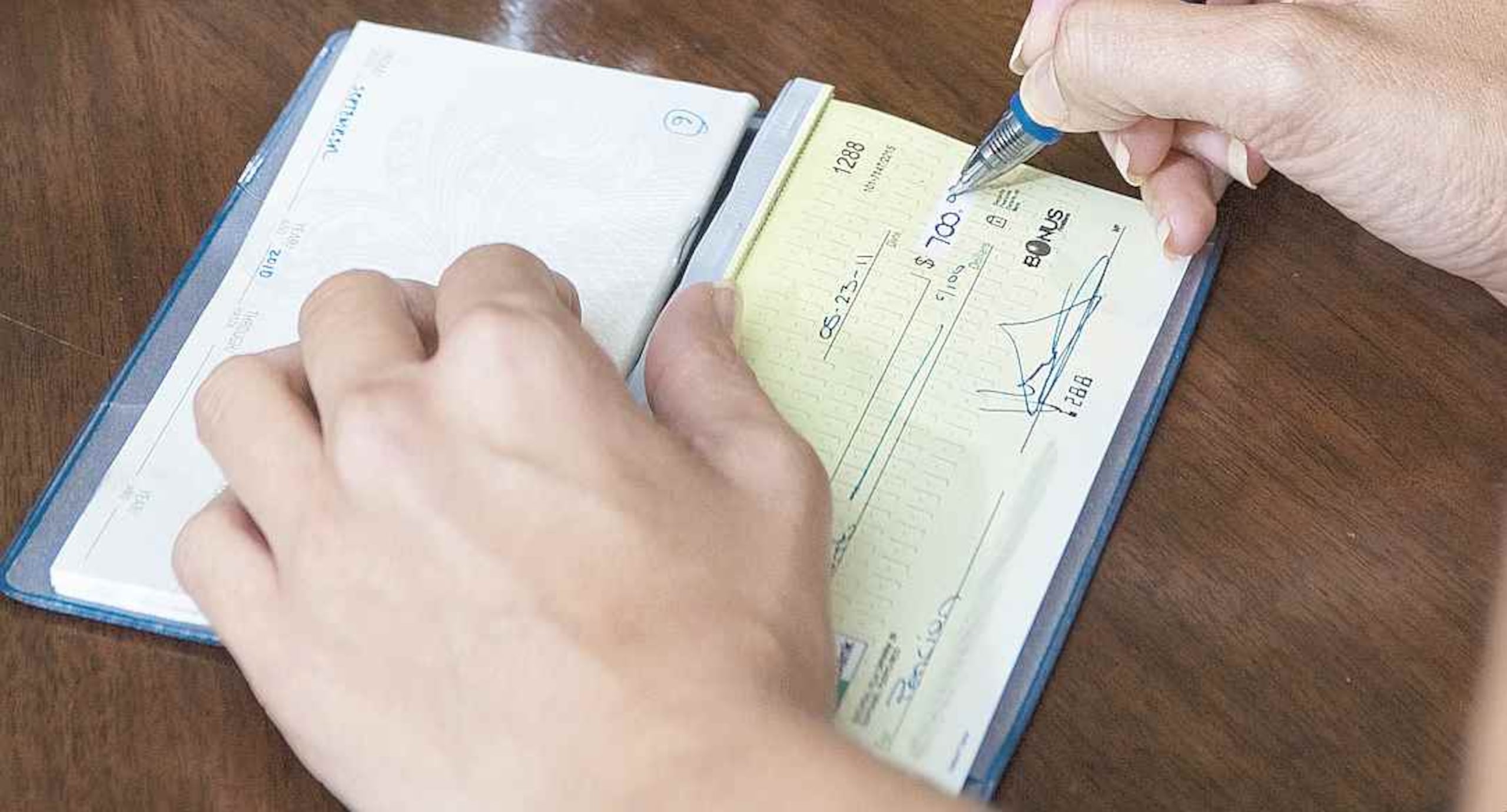 El cheque era el producto de la venta del apartamento de la dueña. (GFR Media)