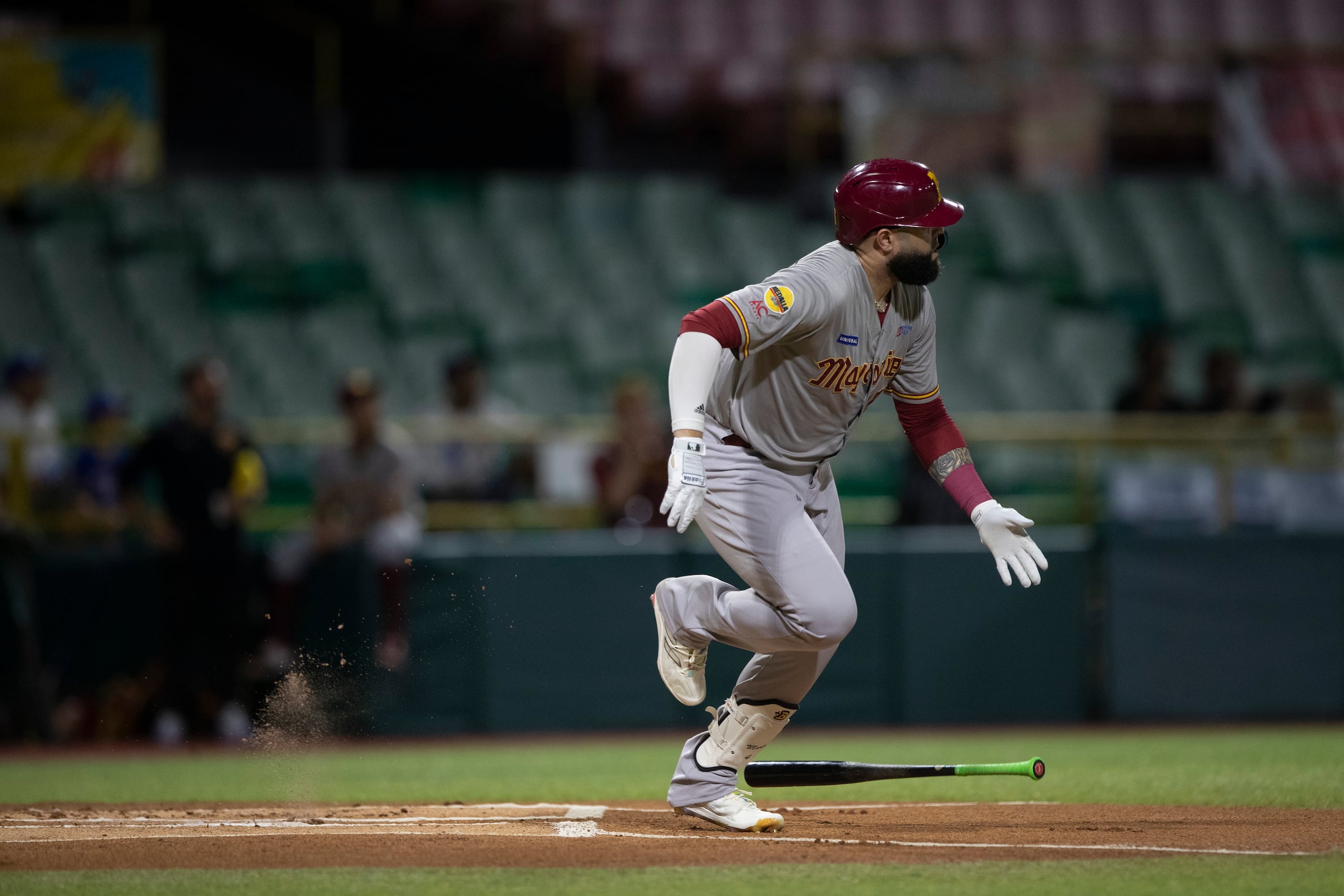 Emmanuel Rivera ha llegado a base en 17 de sus primeros 23 turnos y promedia .684 para los Indios.