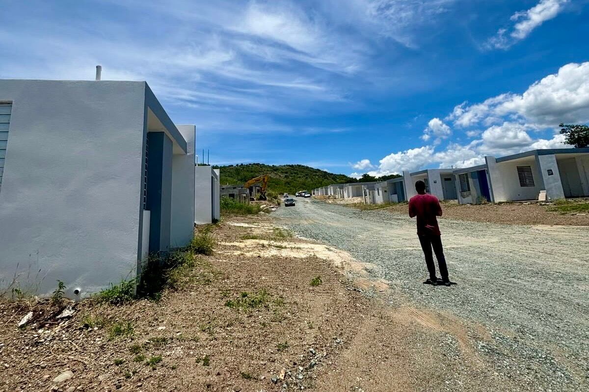 Imagen de la cobertura de: Familias de Ciénaga llevan al tribunal reclamo por 15 casas prometidas en Yauco