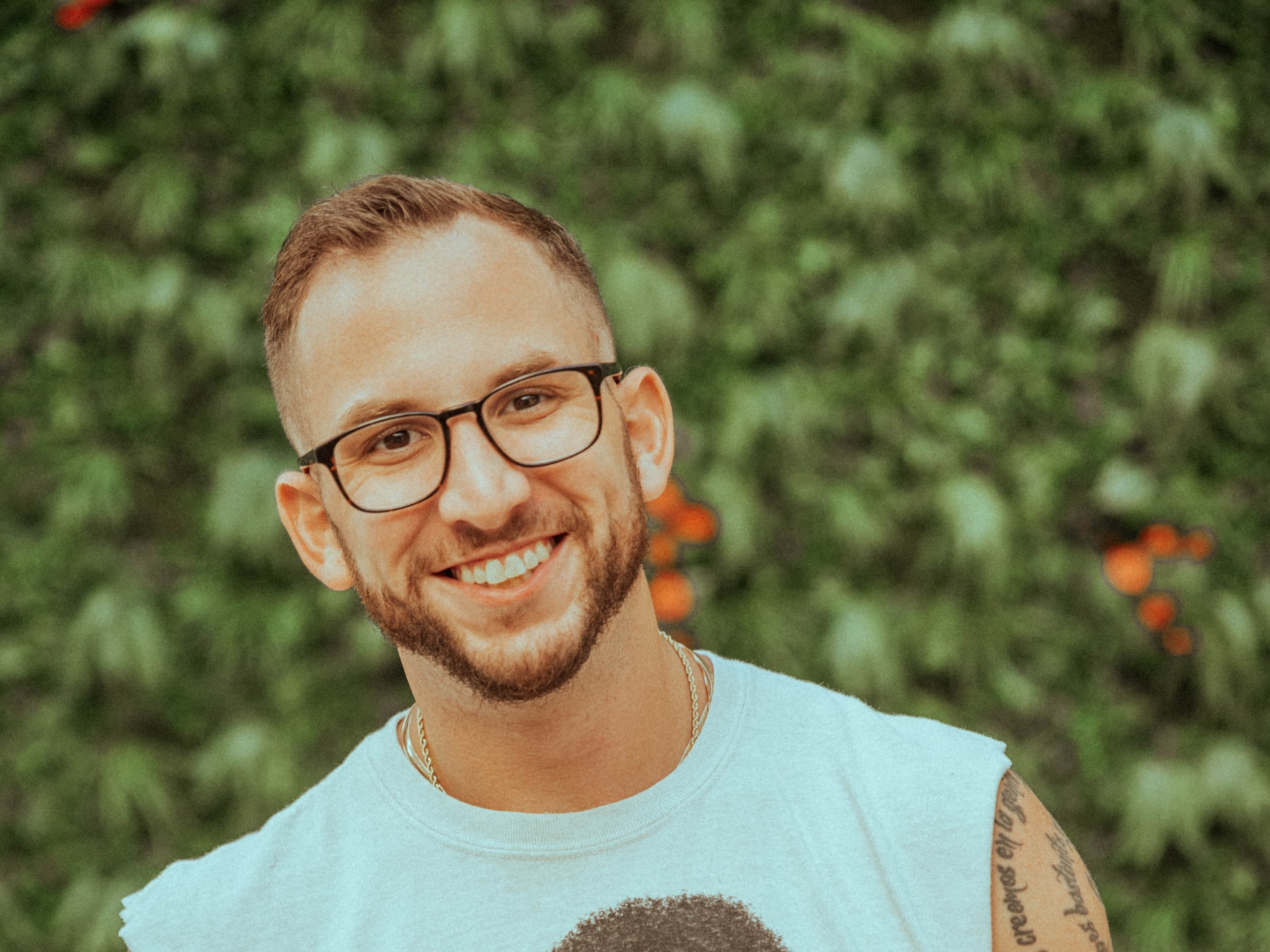 El cantante y compositor LuisGa Núñez forma parte de una nueva generación de artistas que están creando música moderna utilizando como base los ritmos de la bomba y la plena.
