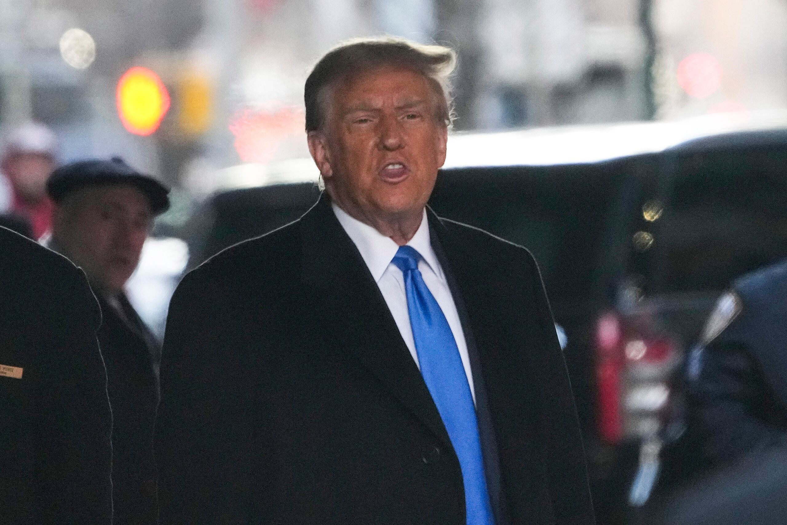 Una demanda de este tipo se llevó contra Donald Trump durante su presidencia, pero para cuando el caso llegó al Supremo, fue desestimado por ese foro por haberse tornado académico, ya que Trump había salido de la Casa Blanca.