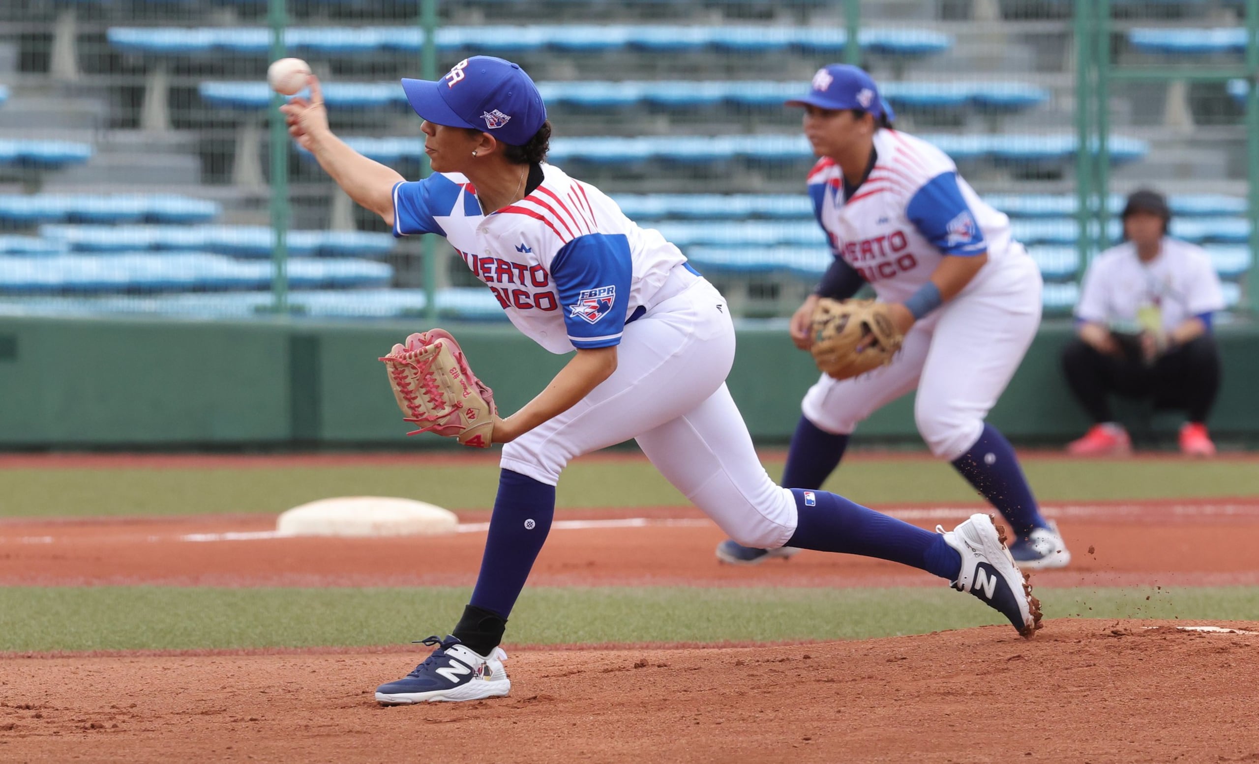 Angelis Rivera ponchó a cuatro y apenas concedió un boleto con tres inatrapables.