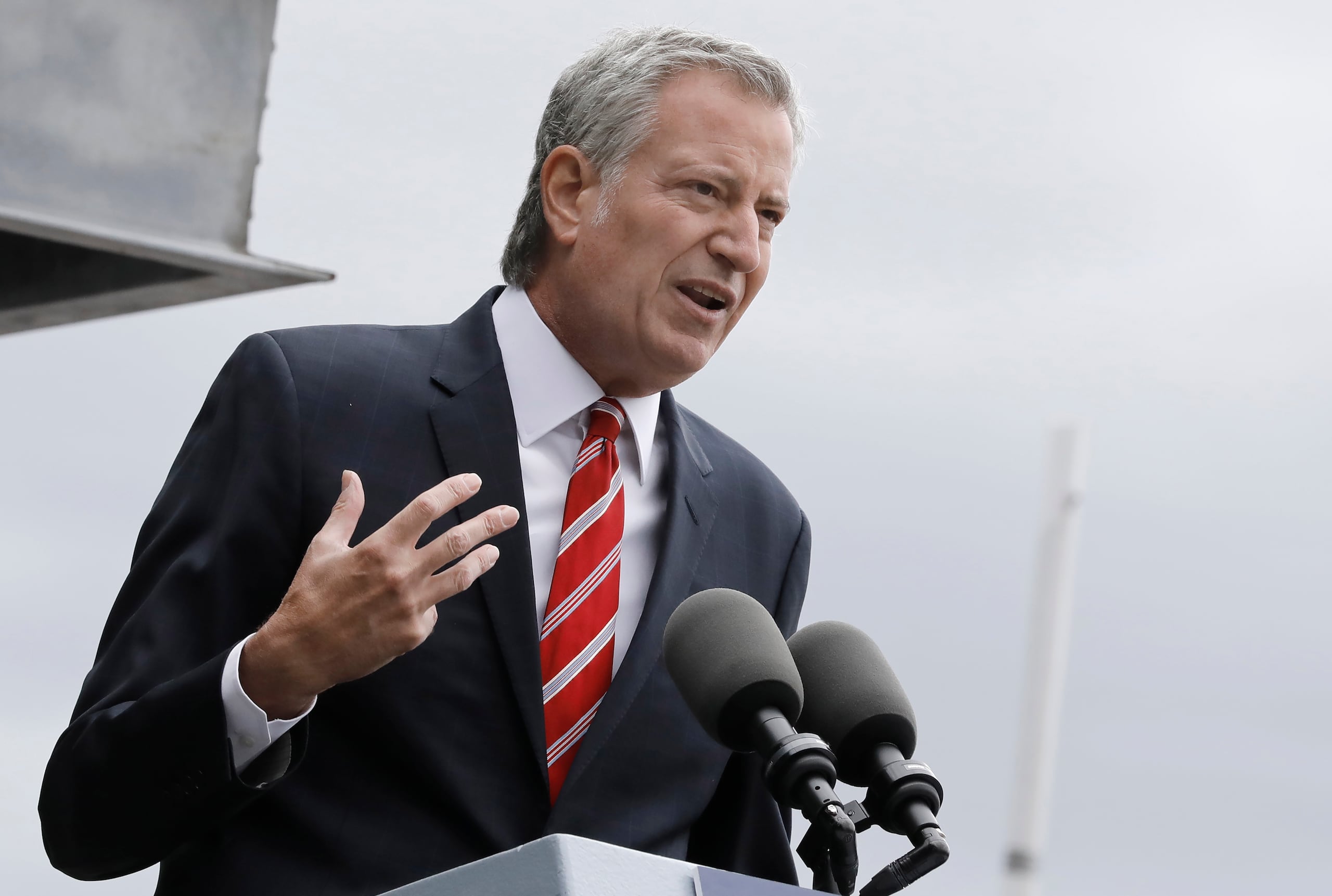 En una entrevista con MSNBC, De Blasio recalcó que la razón por la que Mamdani ganó las primarias es porque tenía un mensaje directo para la clase trabajadora.