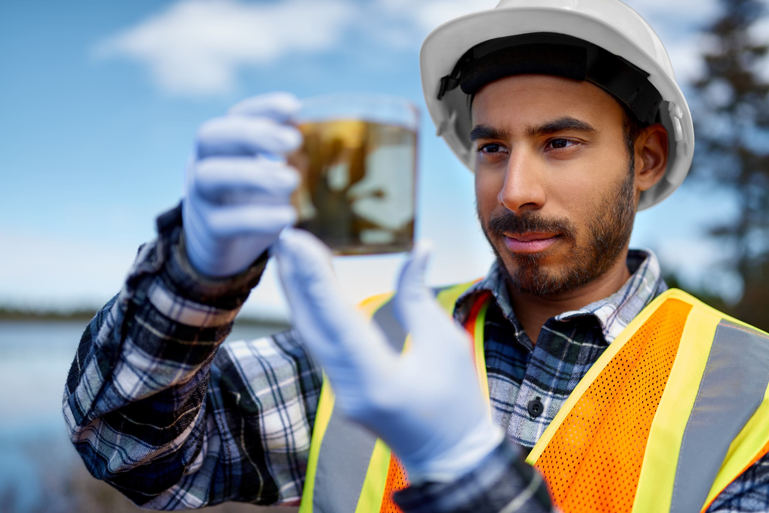 La Inter prepara a sus estudiantes para que sean profesionales capacitados, que ejerzan un liderazgo efectivo en los distintos campos de la actividad humana y que sean adaptables a variados escenarios de actividad.