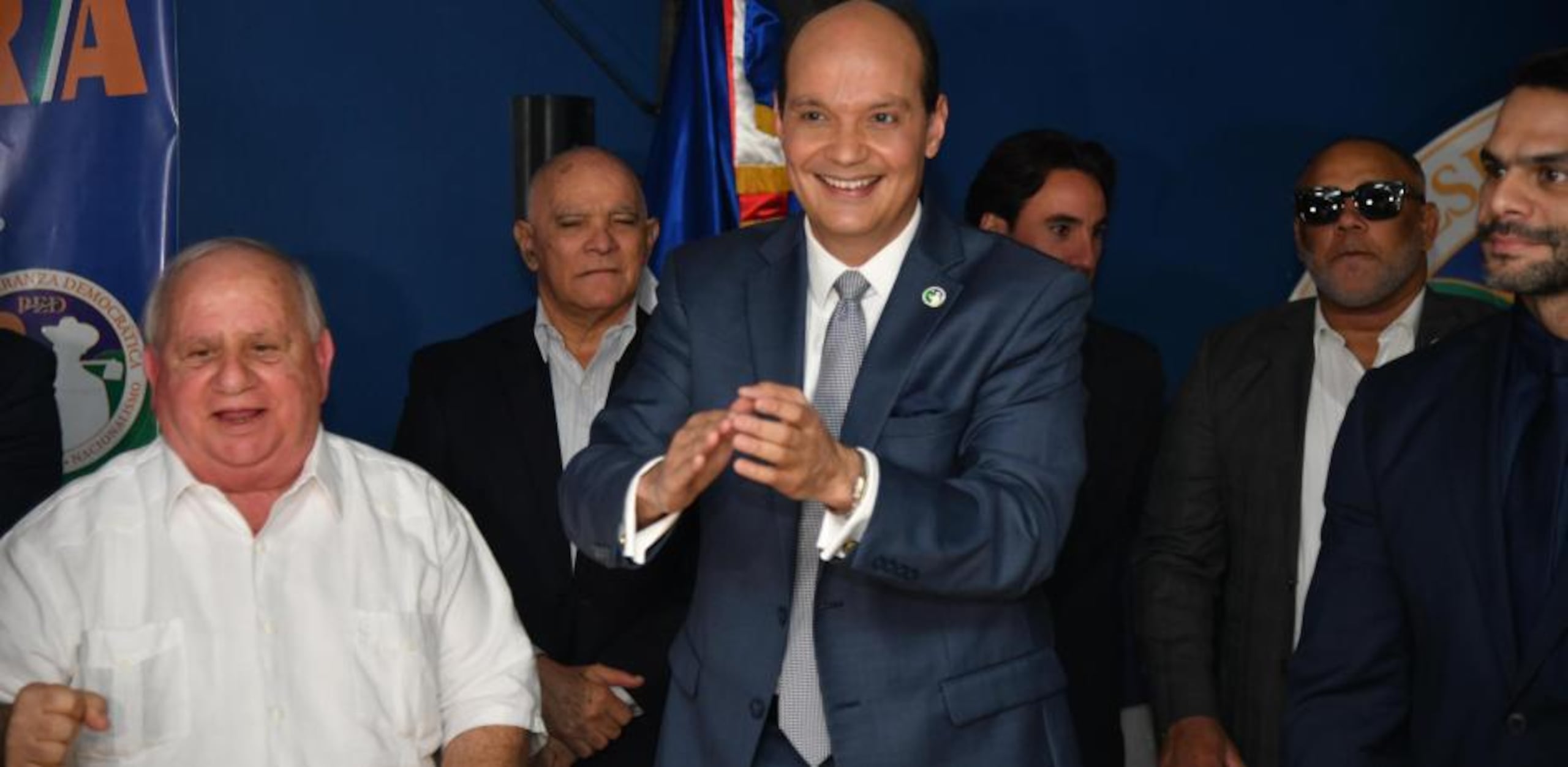 La Junta Central Electoral rechazó la candidatura de Ramfis Domínguez Trujillo a la presidencia de la República Dominicana por no haber nacido en la República.
