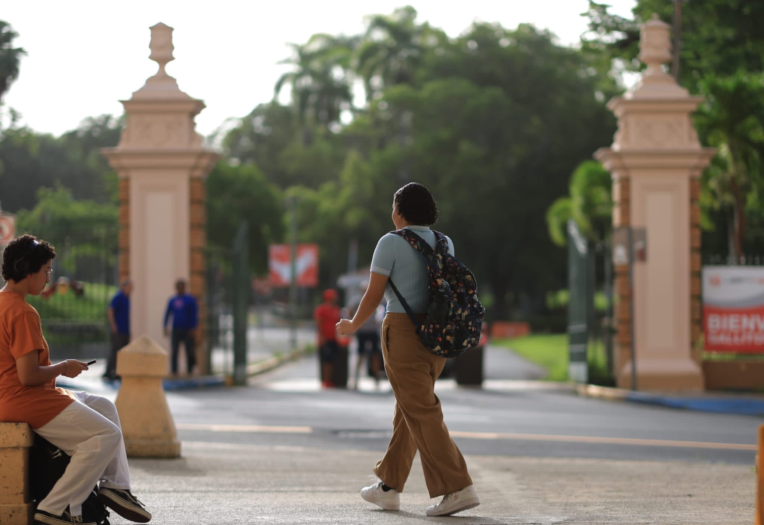 Amanecen cerrados los portones de la Universidad de Puerto Rico, Recinto de Río Piedras.