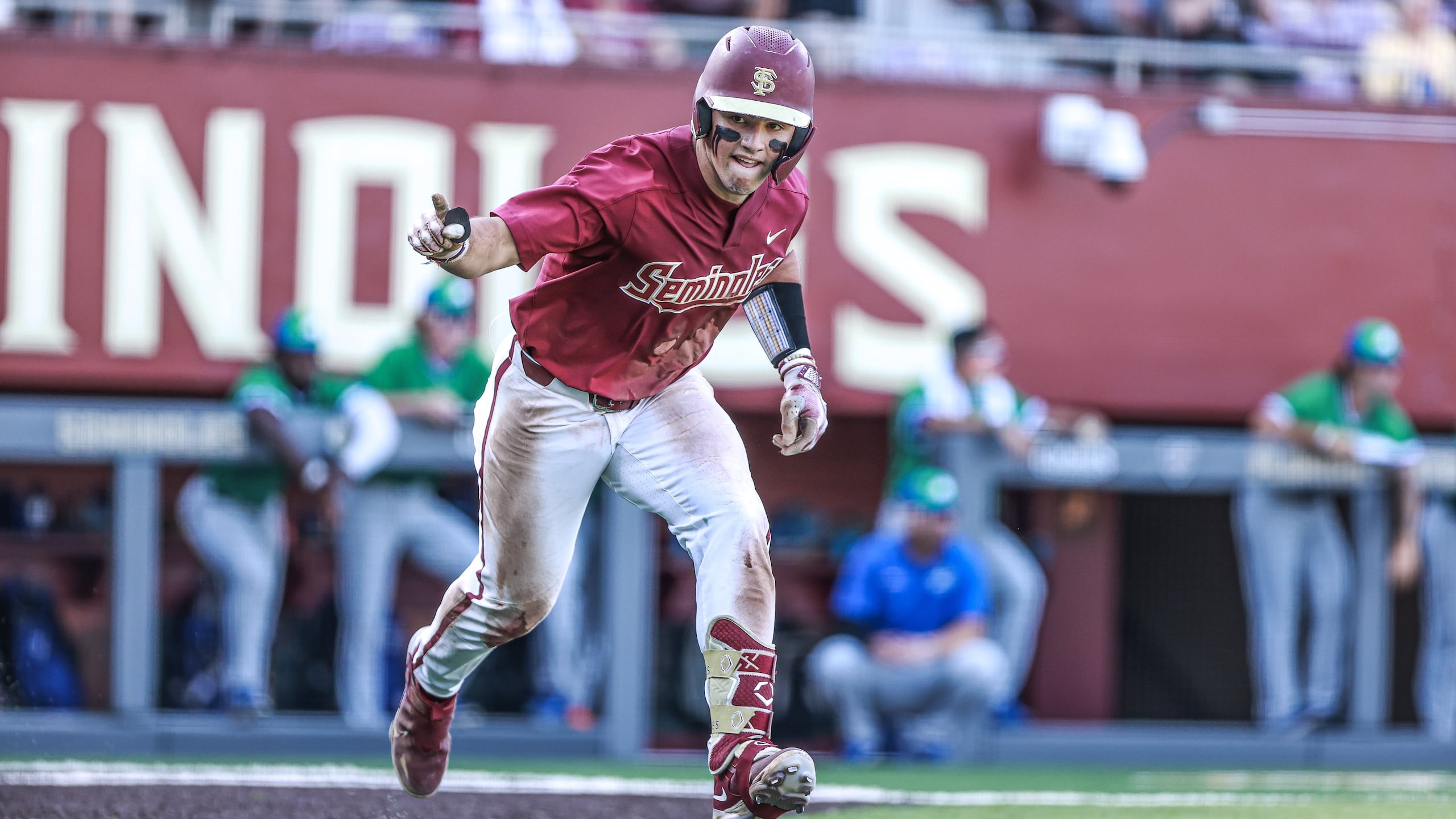 Jaime Ferrer, hijo del exbaloncelista Jimmy Ferrer, en uniforme de Florida State.