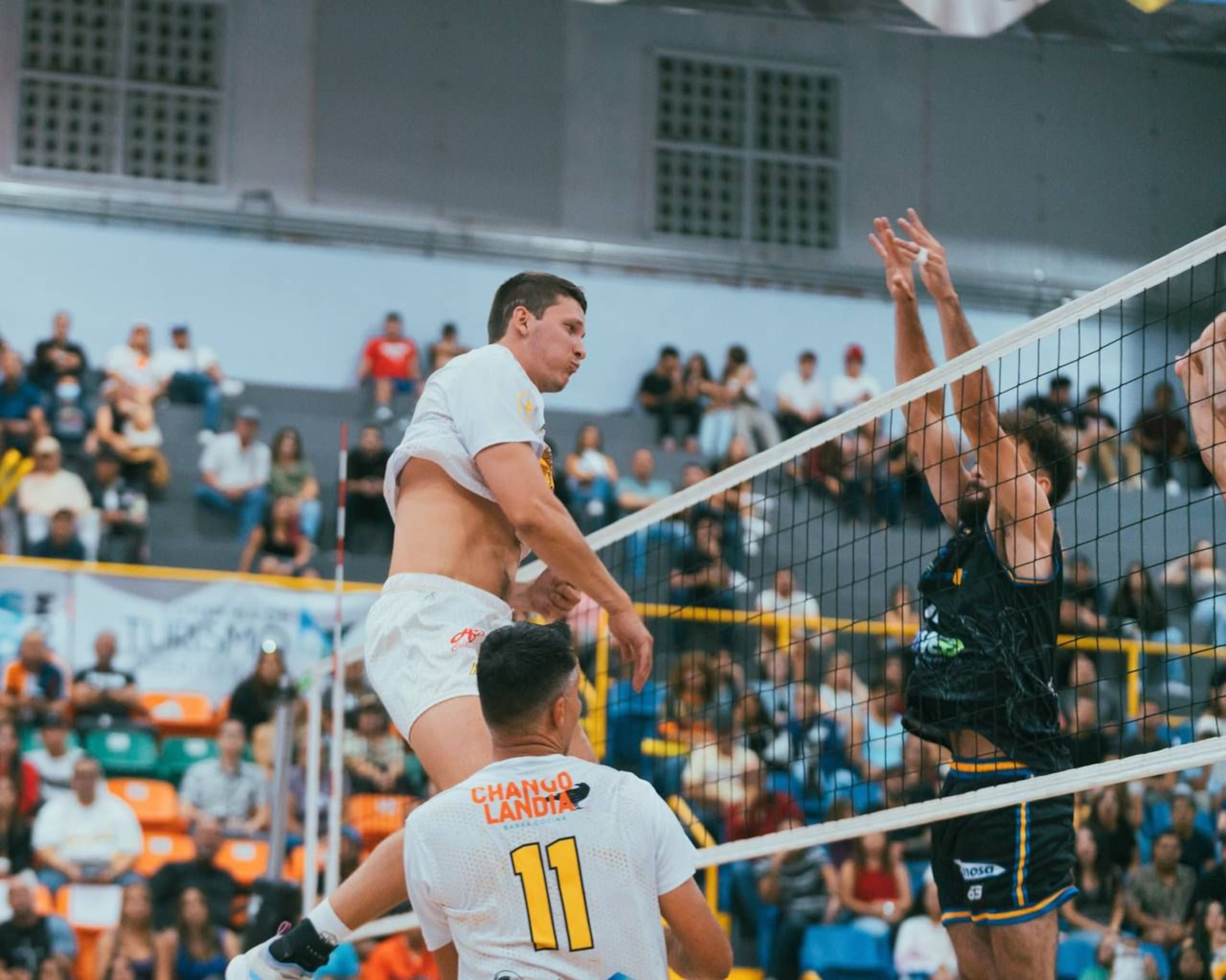 Jonathan Rodríguez y los Changos de Naranjito reciben el jueves a los Cafeteros de Yauco en el duelo de la semana del Voleibol Superior.