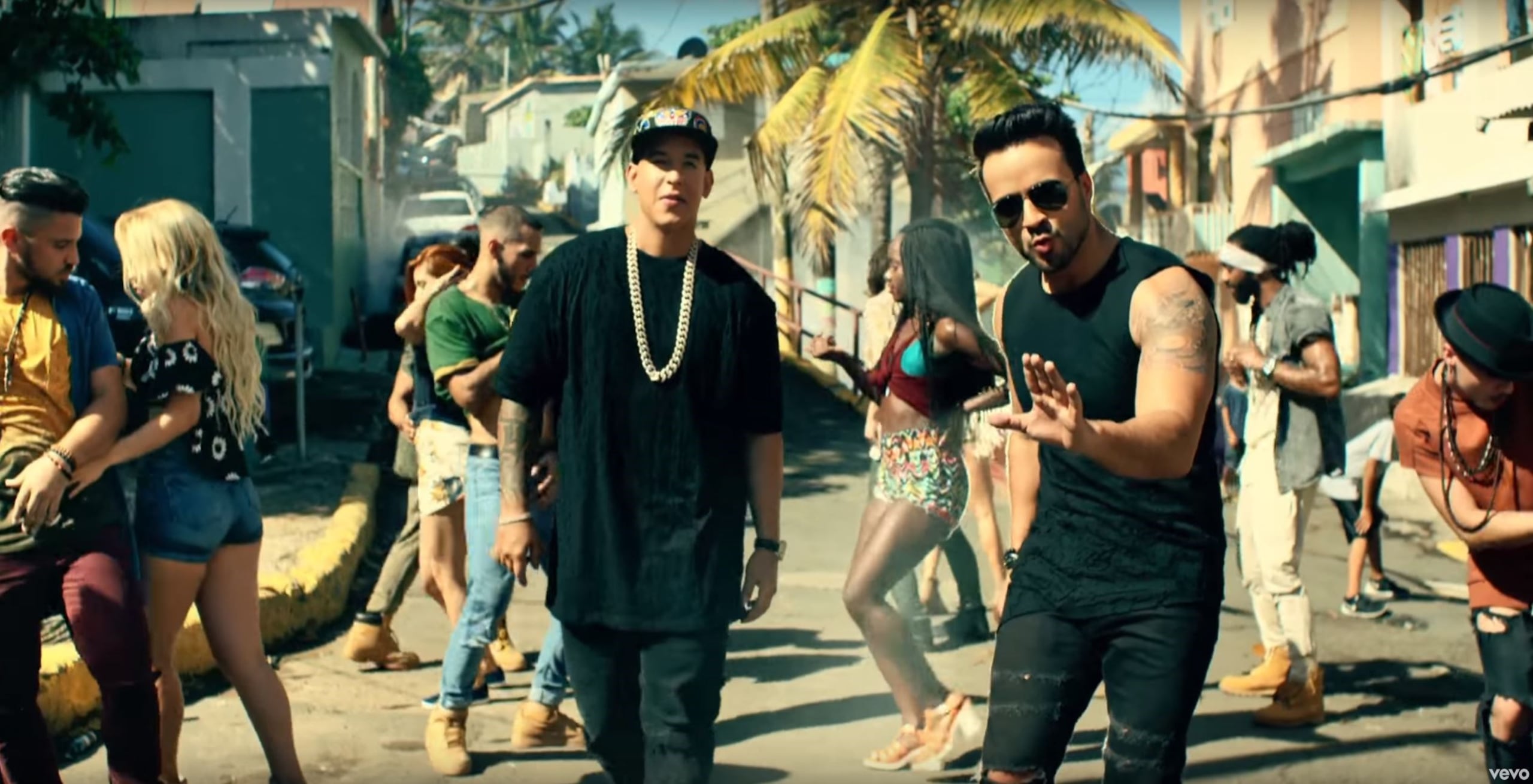 Su colaboración con Luis Fonsi les otorga un Latin Grammy por Best Short Form Music Video, aparte de permanecer en el primer puesto de los Billboard Hot 100 por 110 semanas consecutivas y ser el vídeo con la mayor cantidad de reproducciones en YouTube hasta 2020.