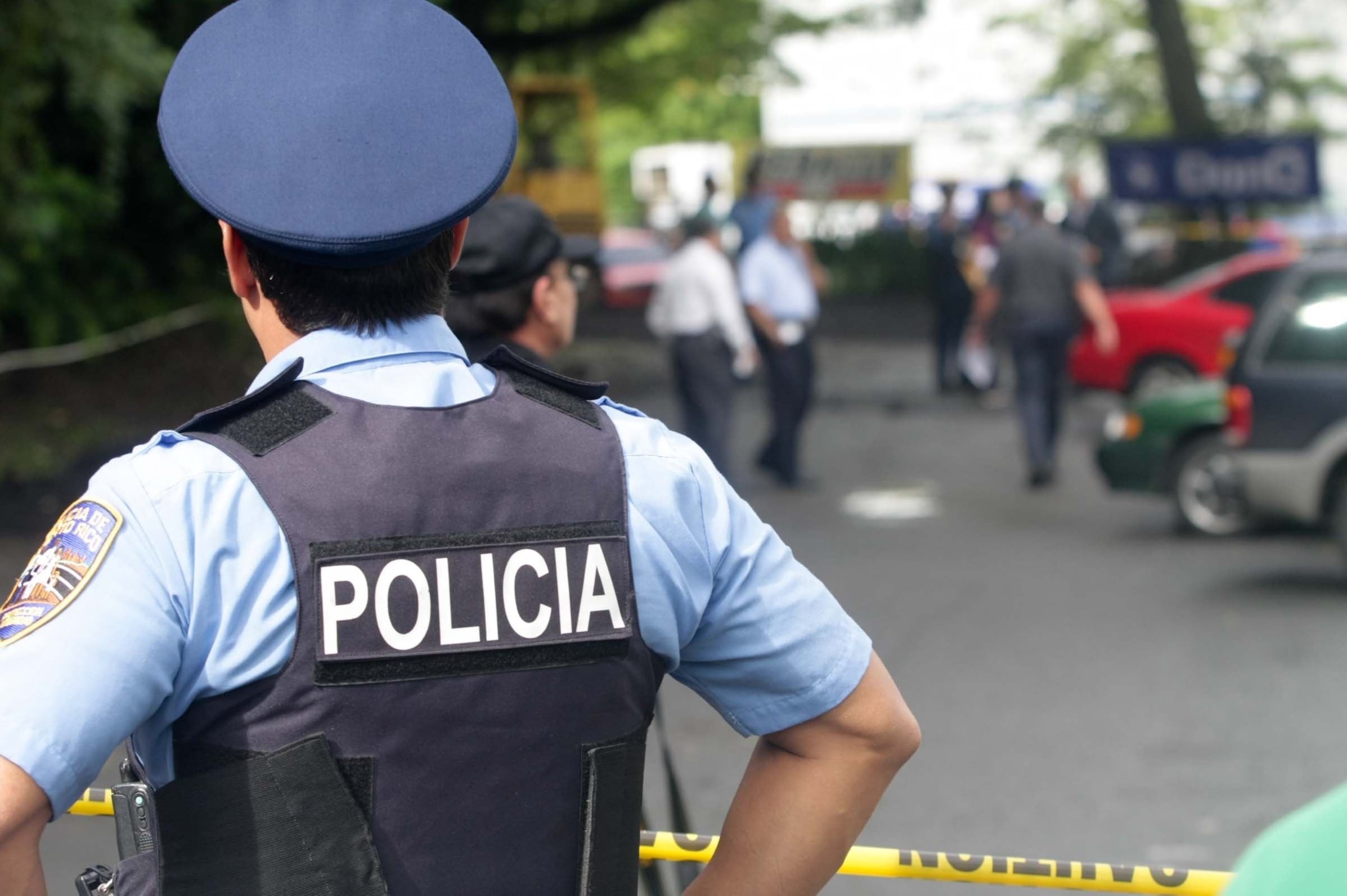 Junto al fiscal Carlos Rodríguez Rodríguez, la División de Homicidios de Vega Baja investiga el caso. (GFR Media)