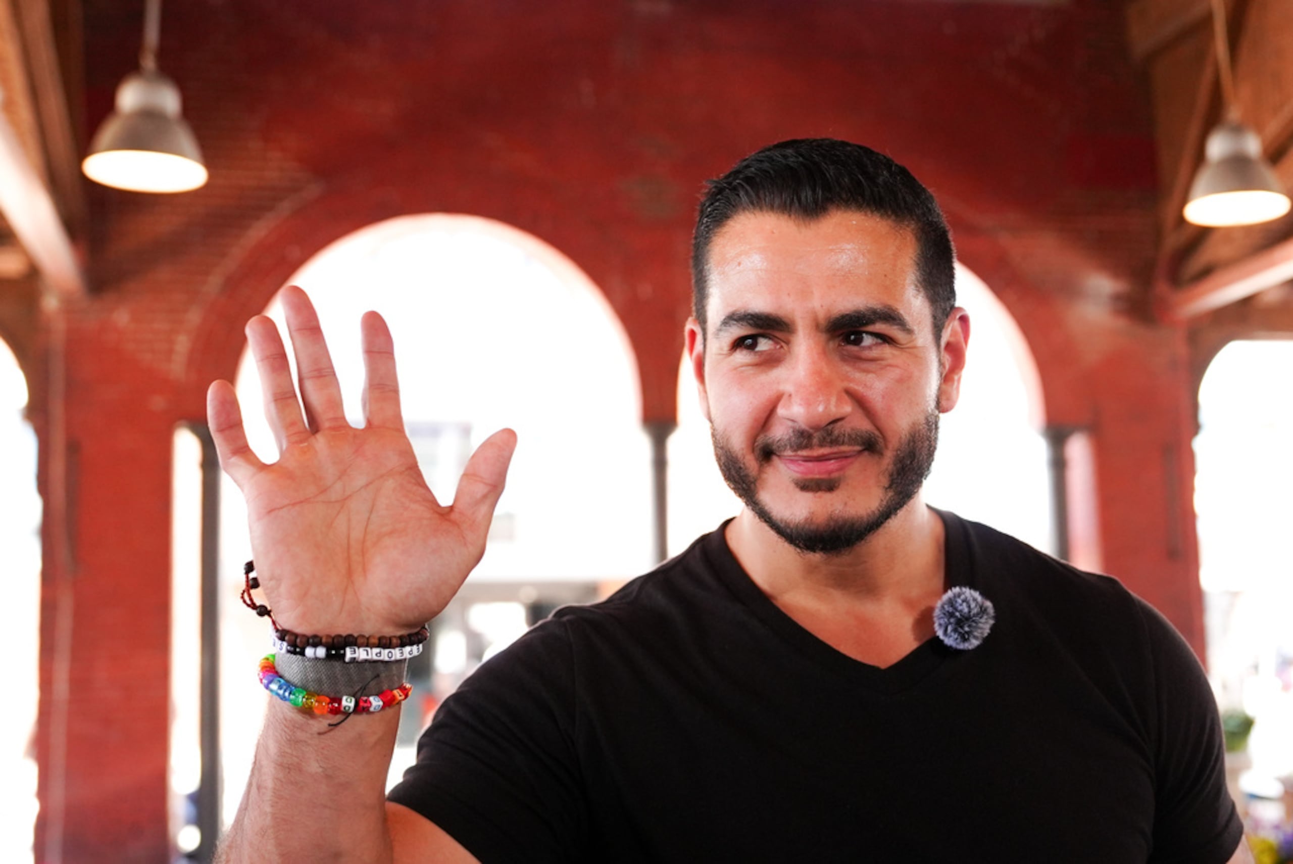Abdul El-Sayed se enfrentará en noviembre al republicano Mike Rogers, quien ya aseguró la nominación de su partido en los comicios de otoño, donde se renovará un tercio del Senado y la totalidad de la Cámara de Representantes, ambas controladas hoy por los republicanos.