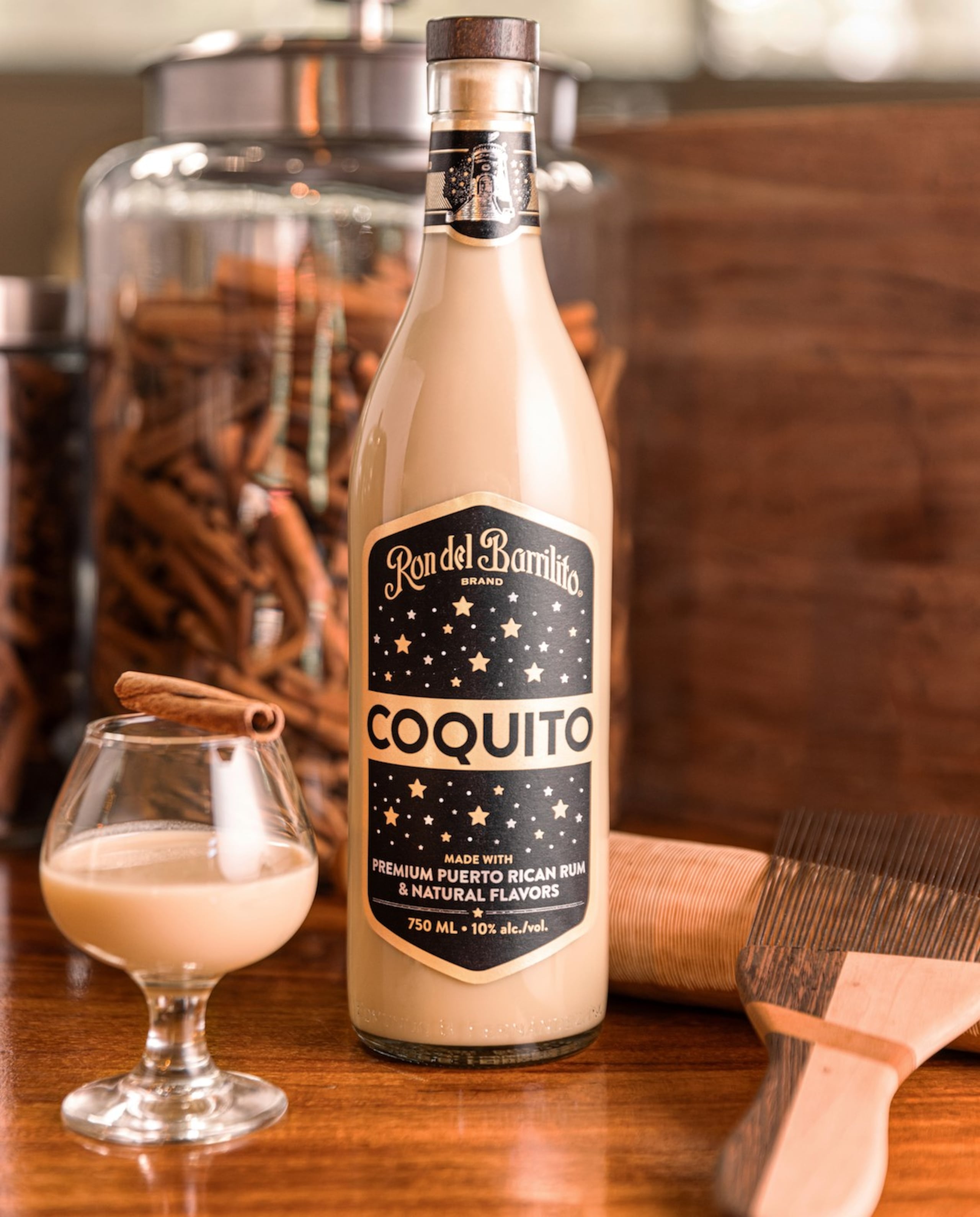 La cremosa fórmula del Coquito Ron del Barrilito se envasa en una botella de 750 ML con 10% de alcohol por volumen.