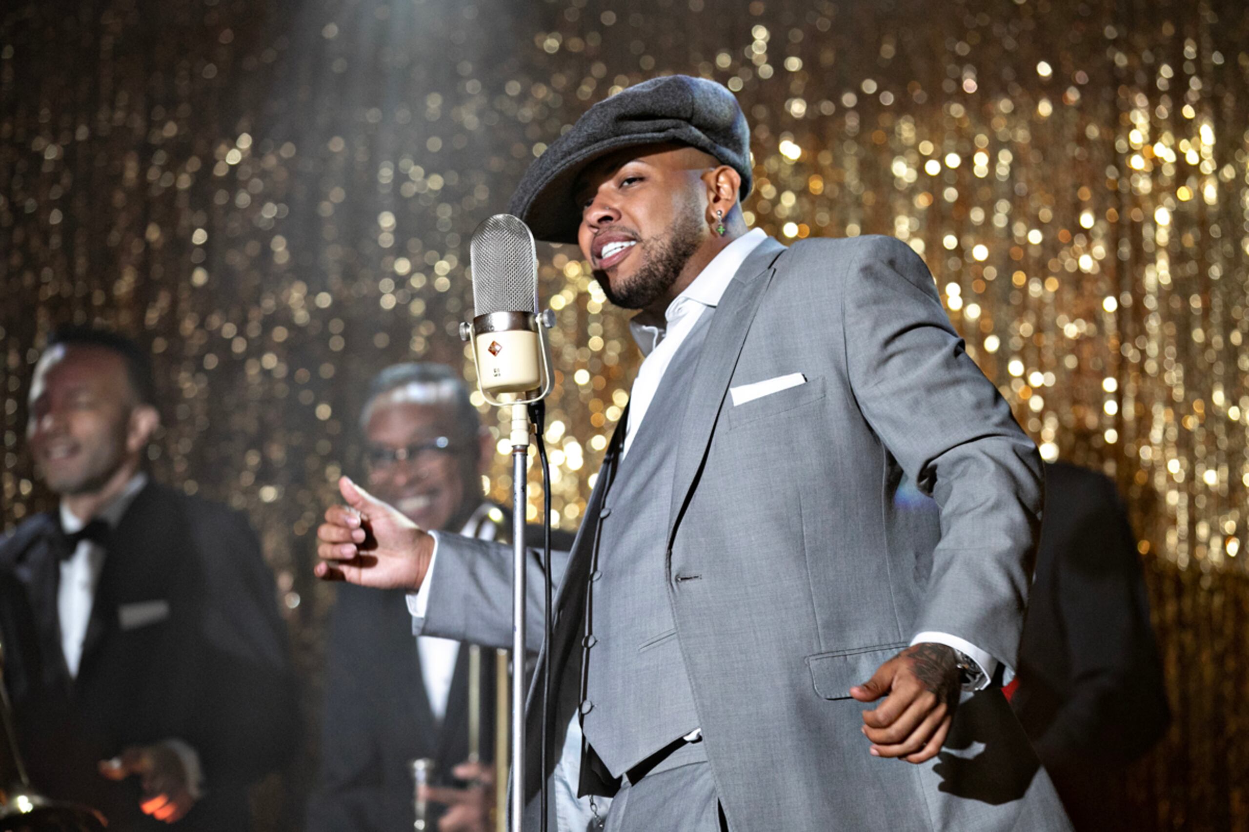 Rafa Pabón tiene una participación en la que destaca su "flow" urbano.