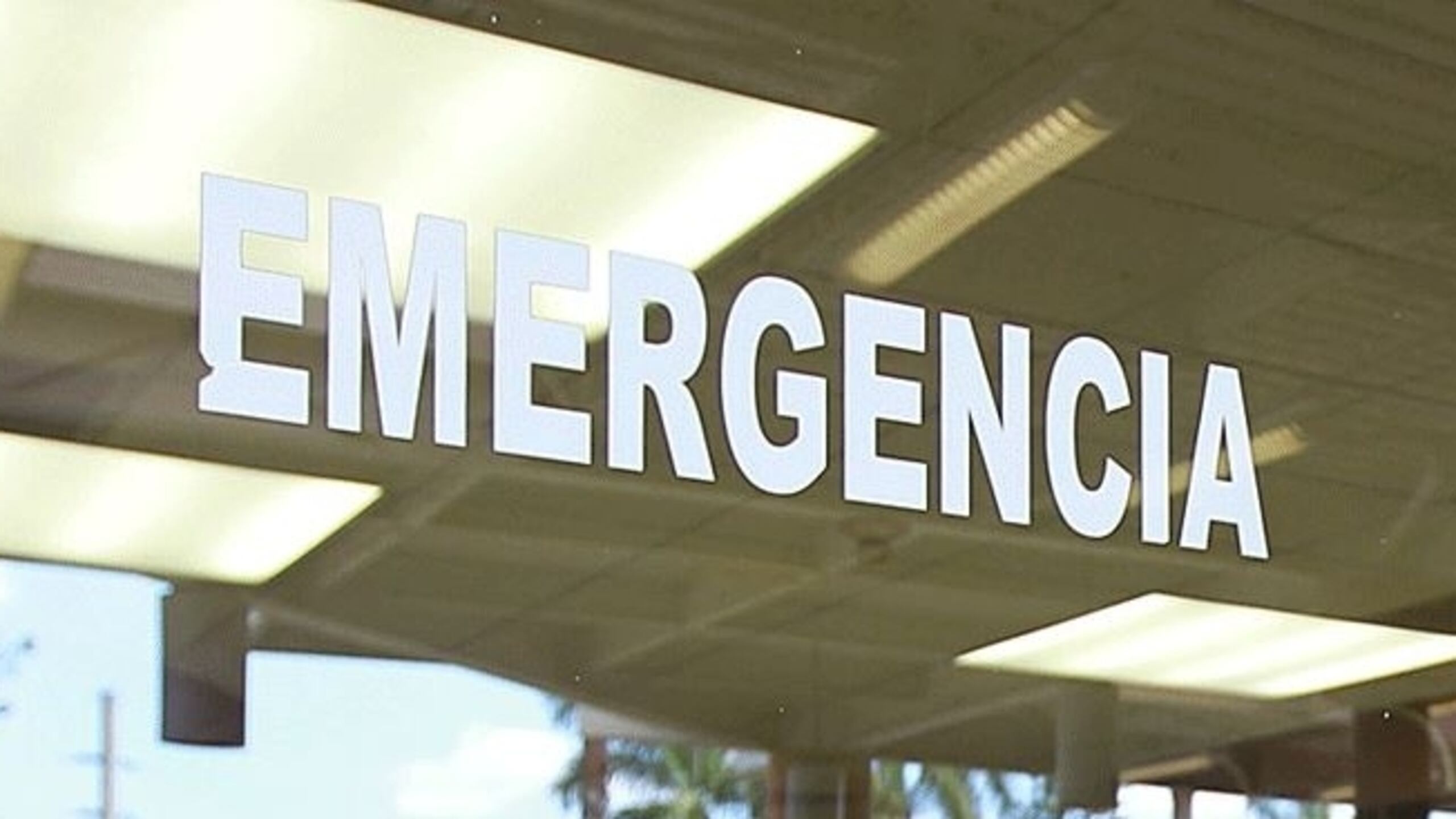 La mujer fue transportada y recluida en el hospital Menonita en Cayey.(GFR Media)