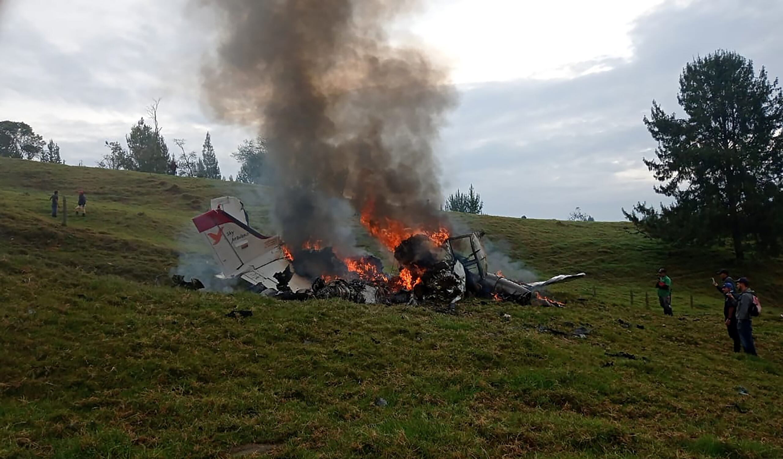 Los cuatro ocupantes de la aeronave (piloto, copiloto, médico y enfermera) fallecieron en el accidente.