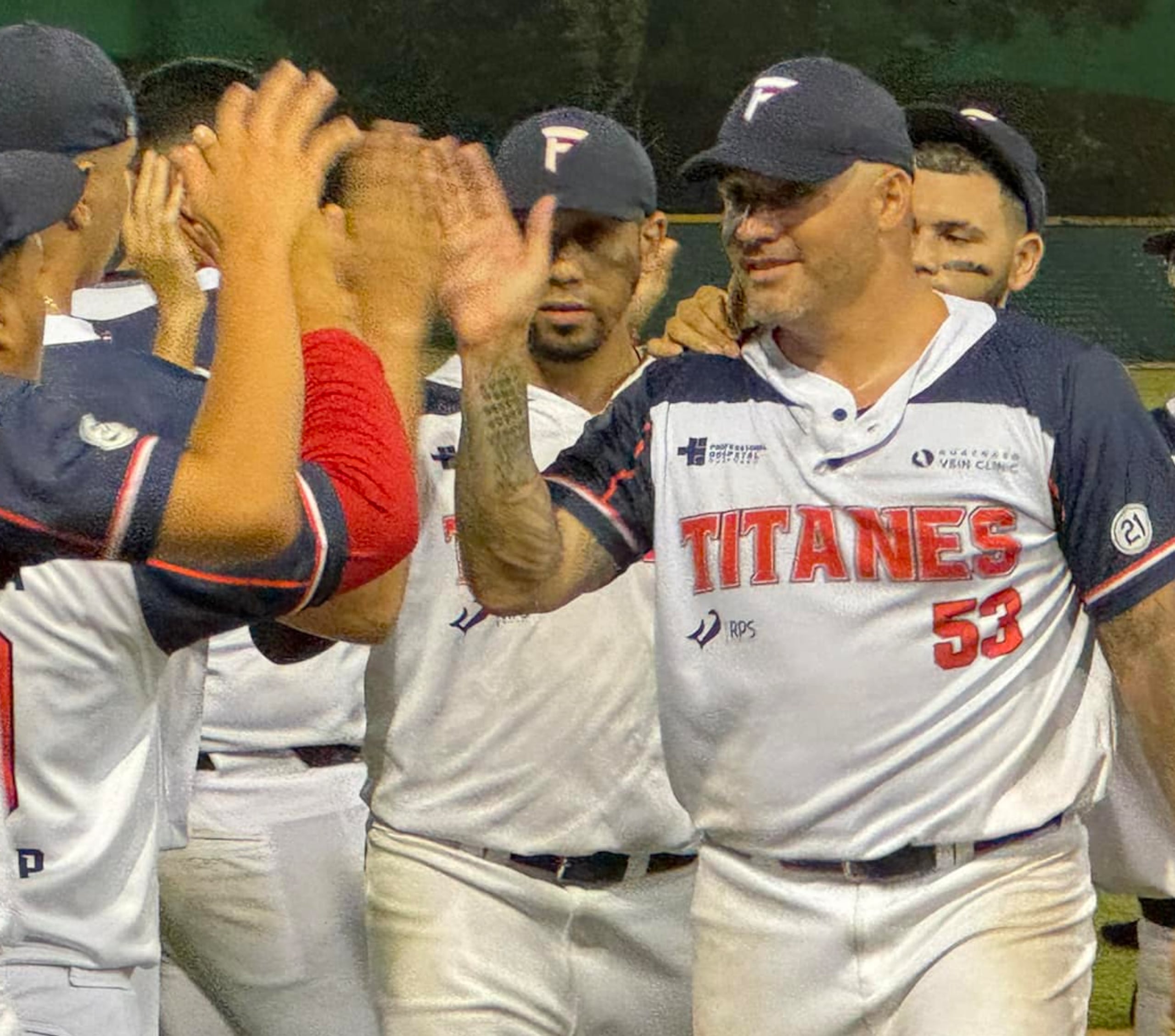 Héctor Santiago es uno de los jugadores de los Titanes de Florida.