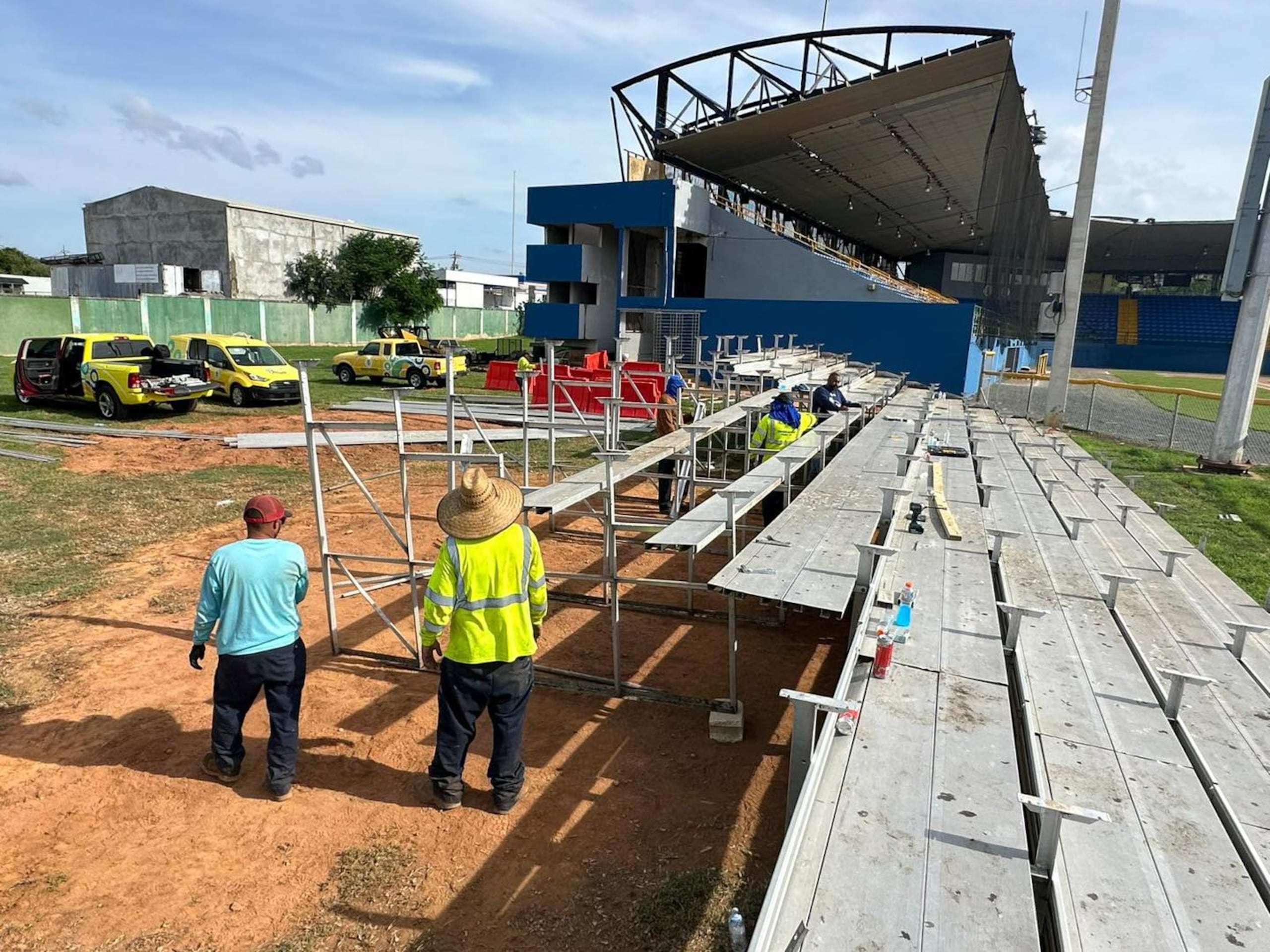 Aparte de movidas de lógística, en Camuy han agregado gradas para poder albergar más fanáticos al estadio.