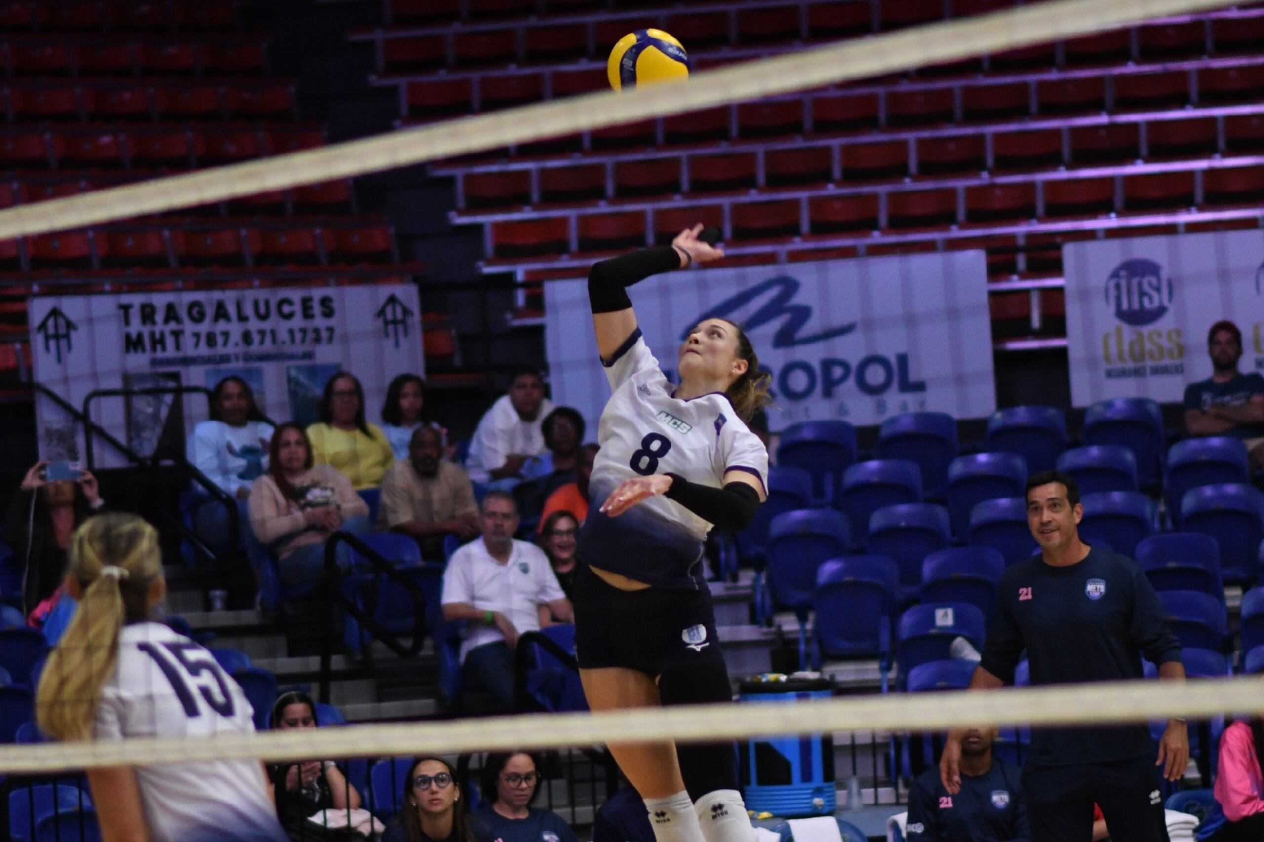 Rebecca Latham lideró la ofensiva de las Mets de Guaynabo con 17 puntos.