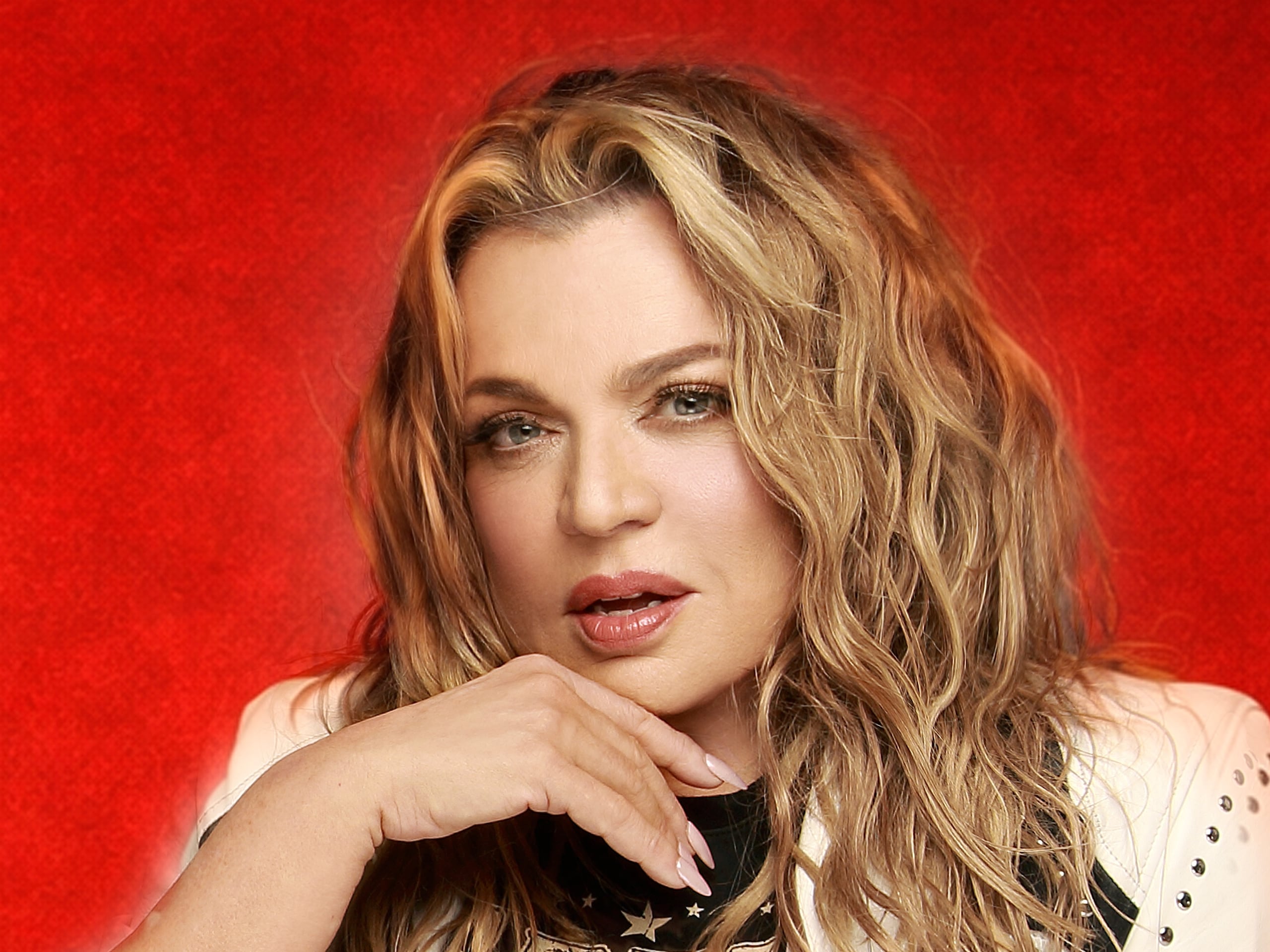 Ednita Nazario es una de las artistas que estrenó música nueva con el lanzamiento del tema "Pa' que duela menos".