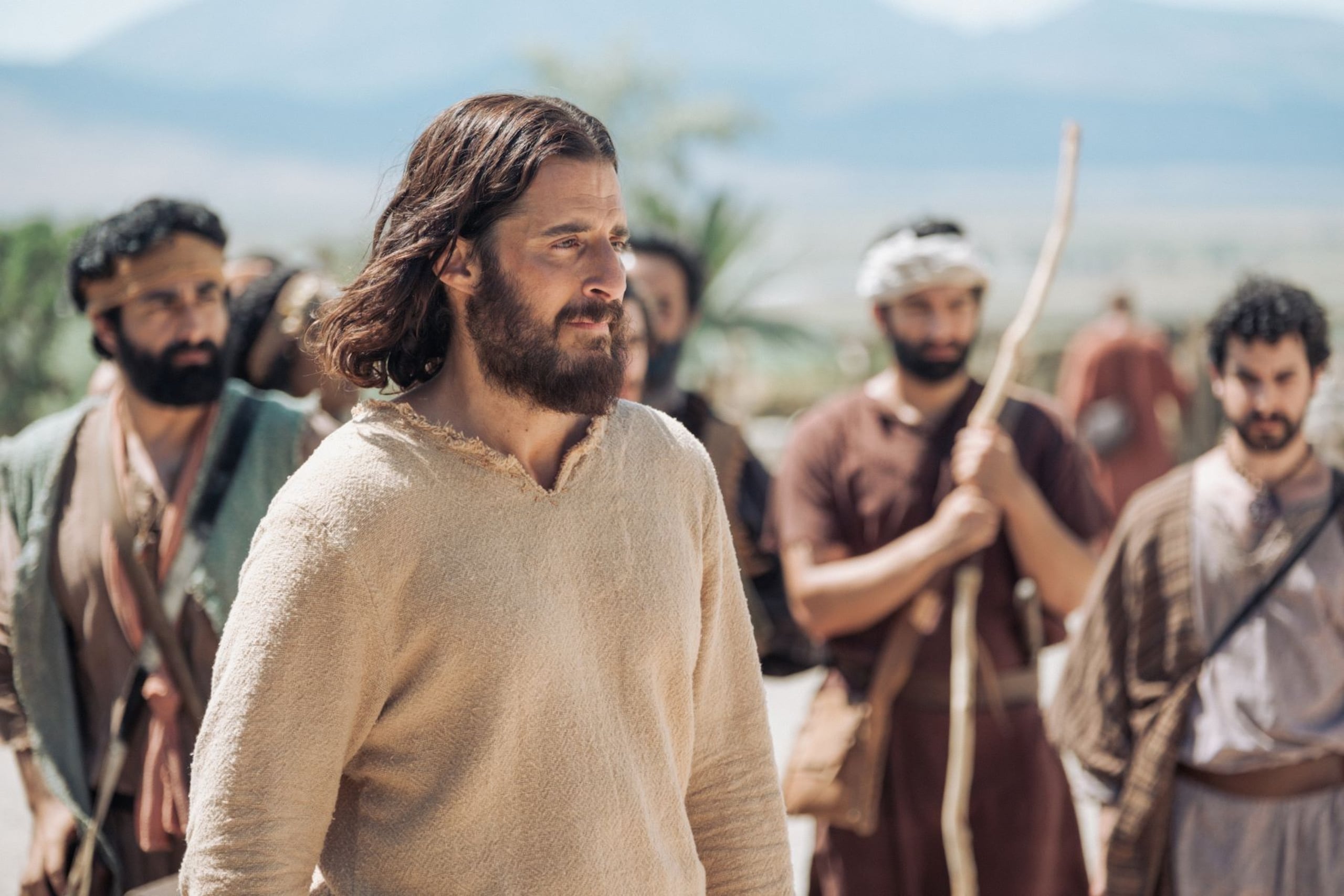 Jonathan Roumie protagoniza la serie como Jesús.