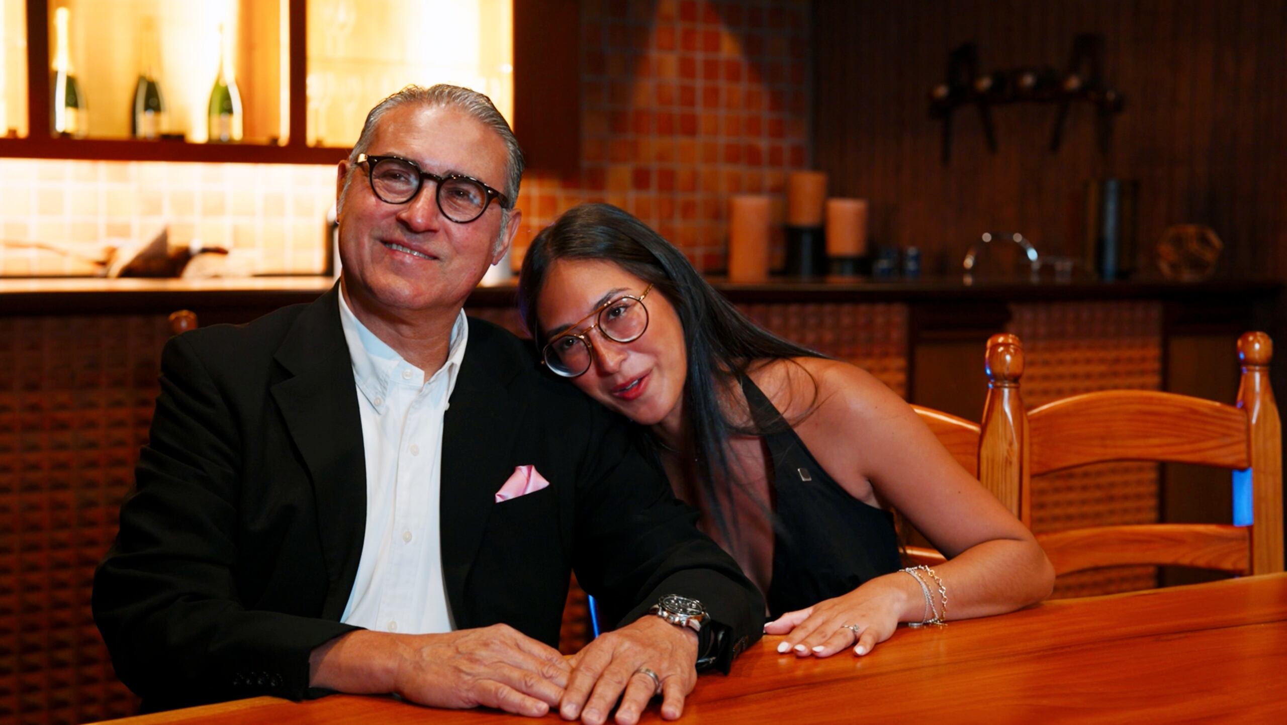 Edwin Rubio, sumiller de El Hórreo de V. Suárez, con su hija.