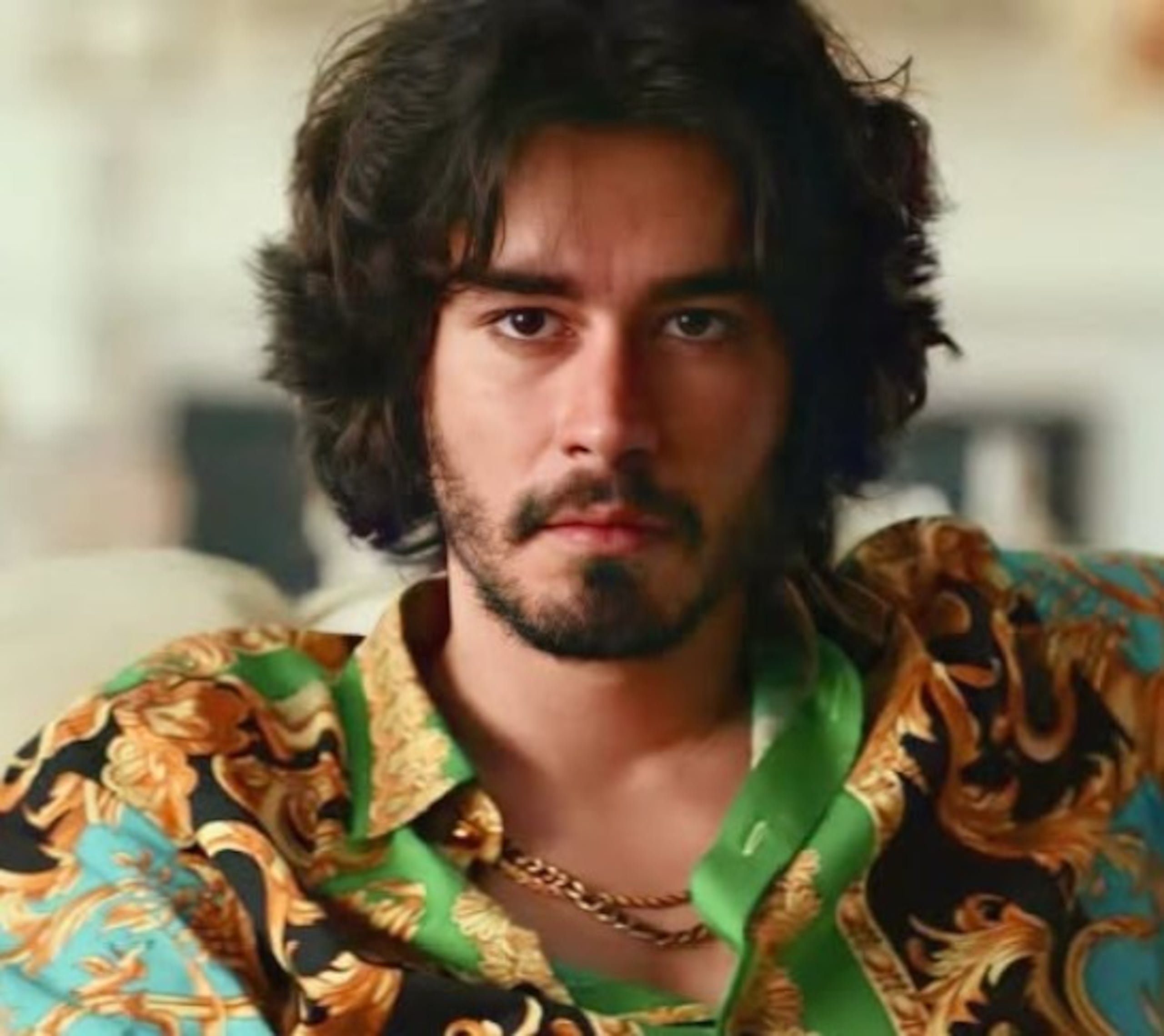 El intérprete de Ramón Arellano Félix en la serie de Netflix, permanece en la unidad de cuidados intensivos de un centro médico de Dubái