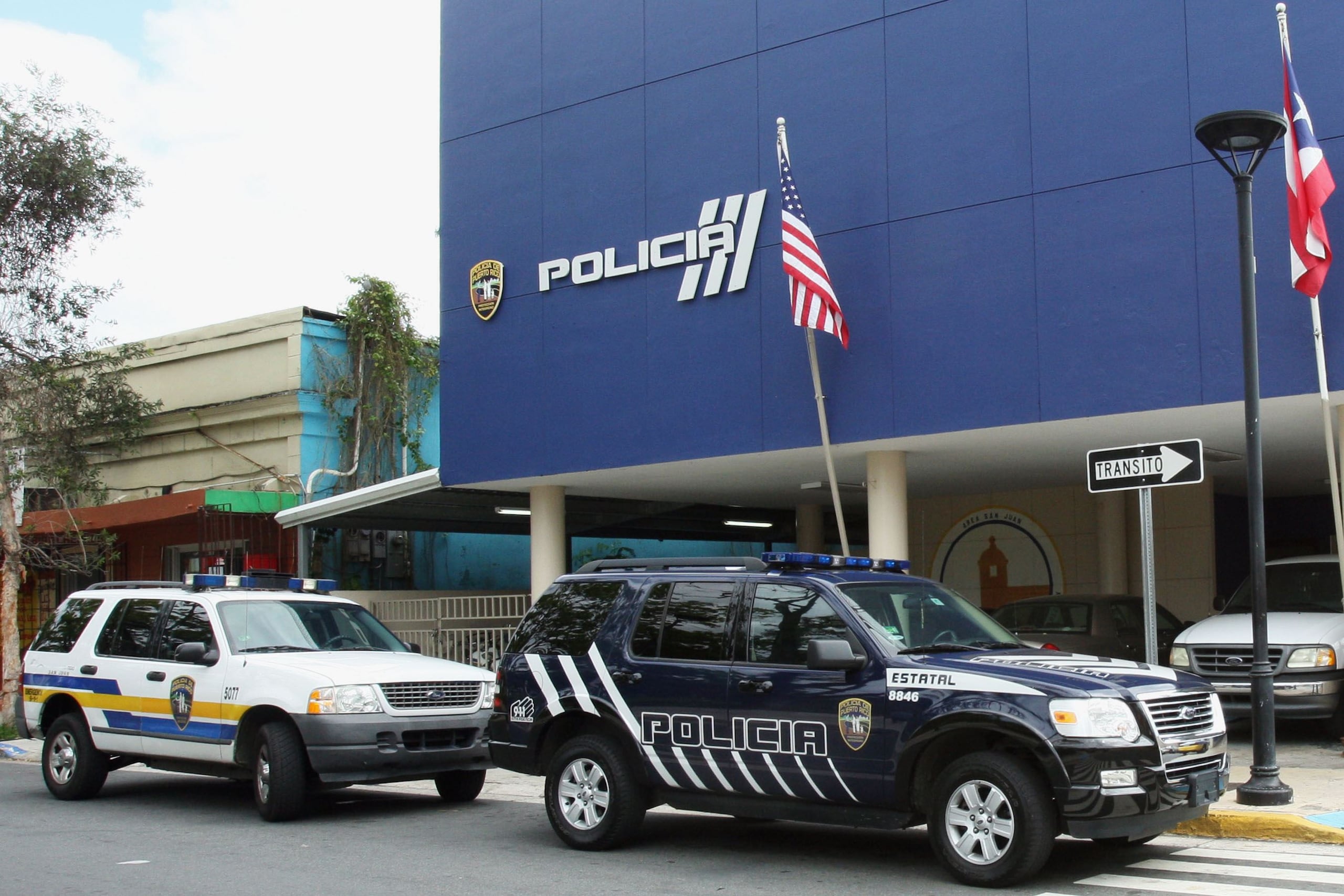 El choque fue cerca del cuartel de la policía en Río Piedras. (GFR Media)