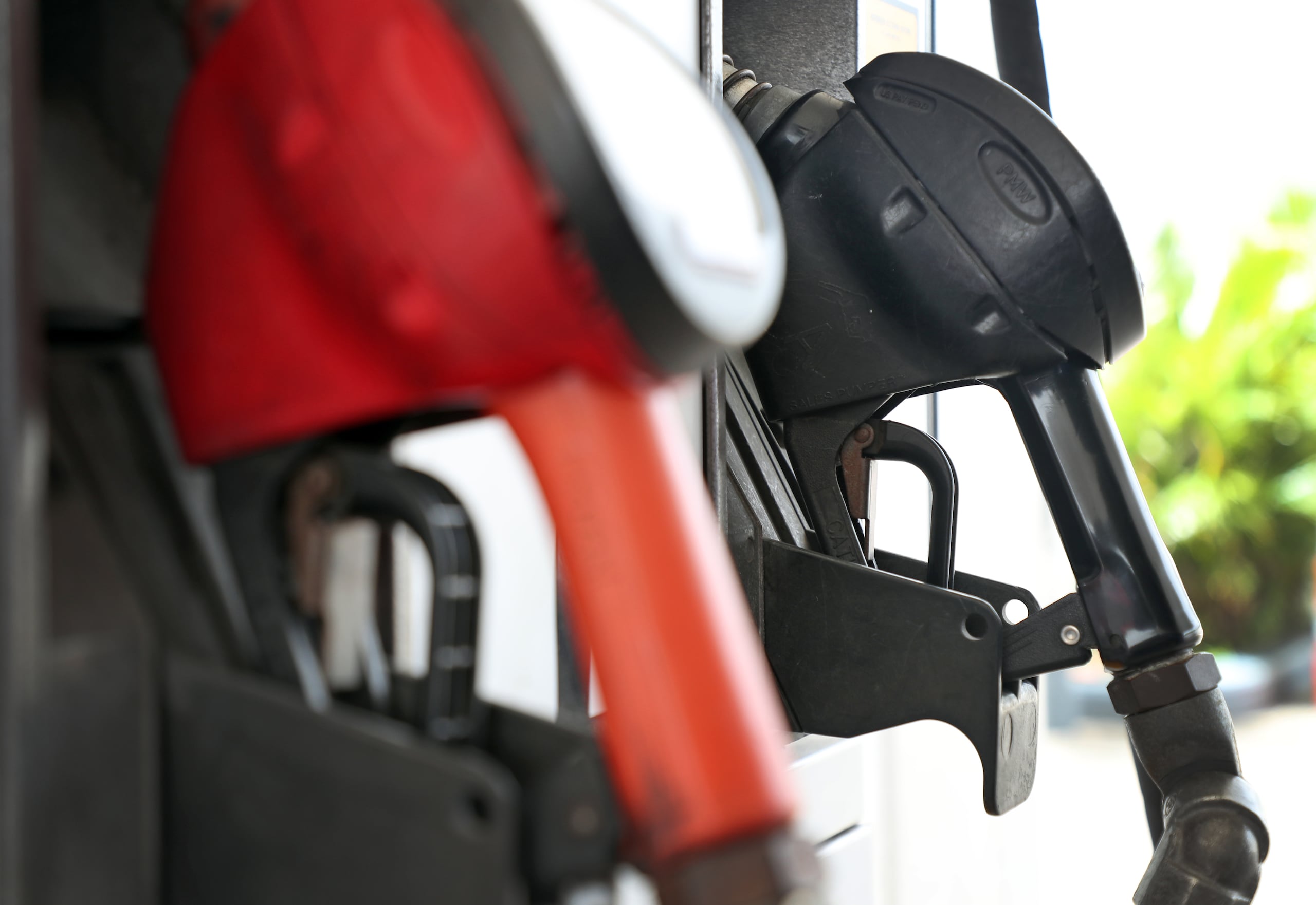 Una estación de gasolina.